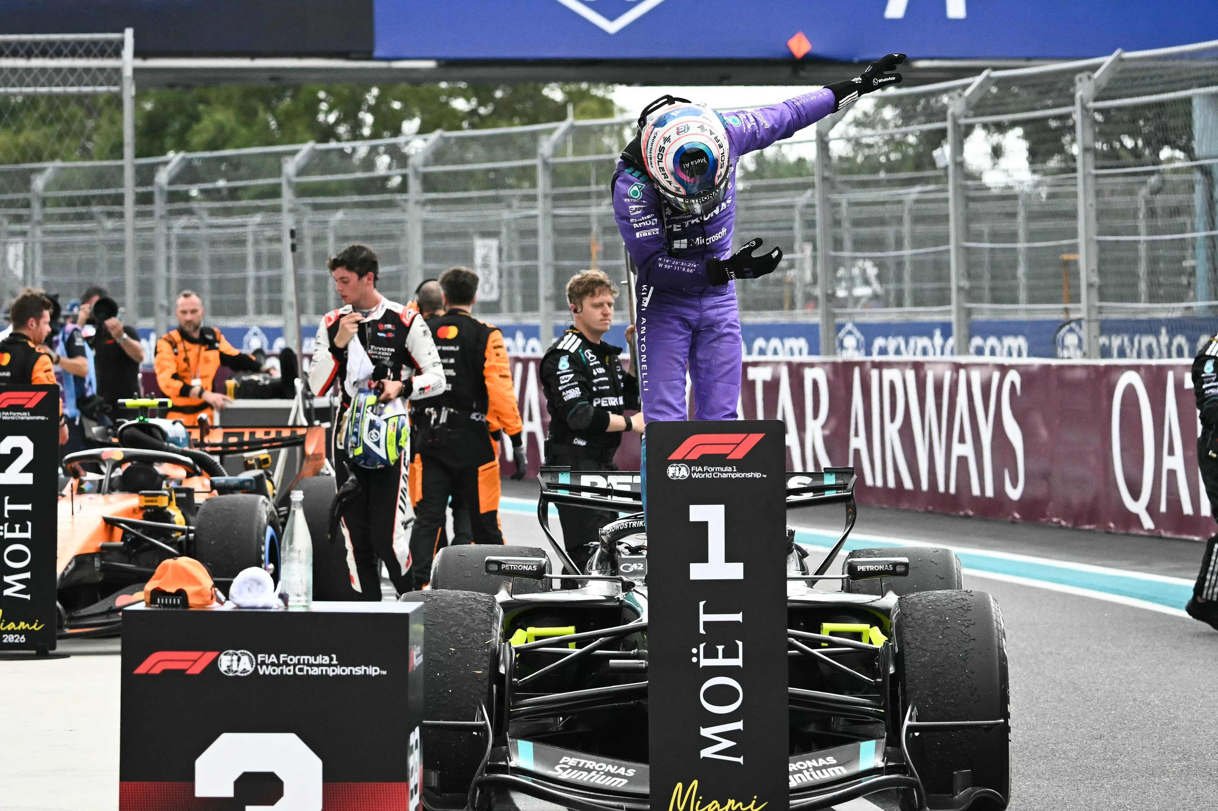 Kimi Antonelli er den yngste nogensinde til at toppe kørernes VM-tabel.