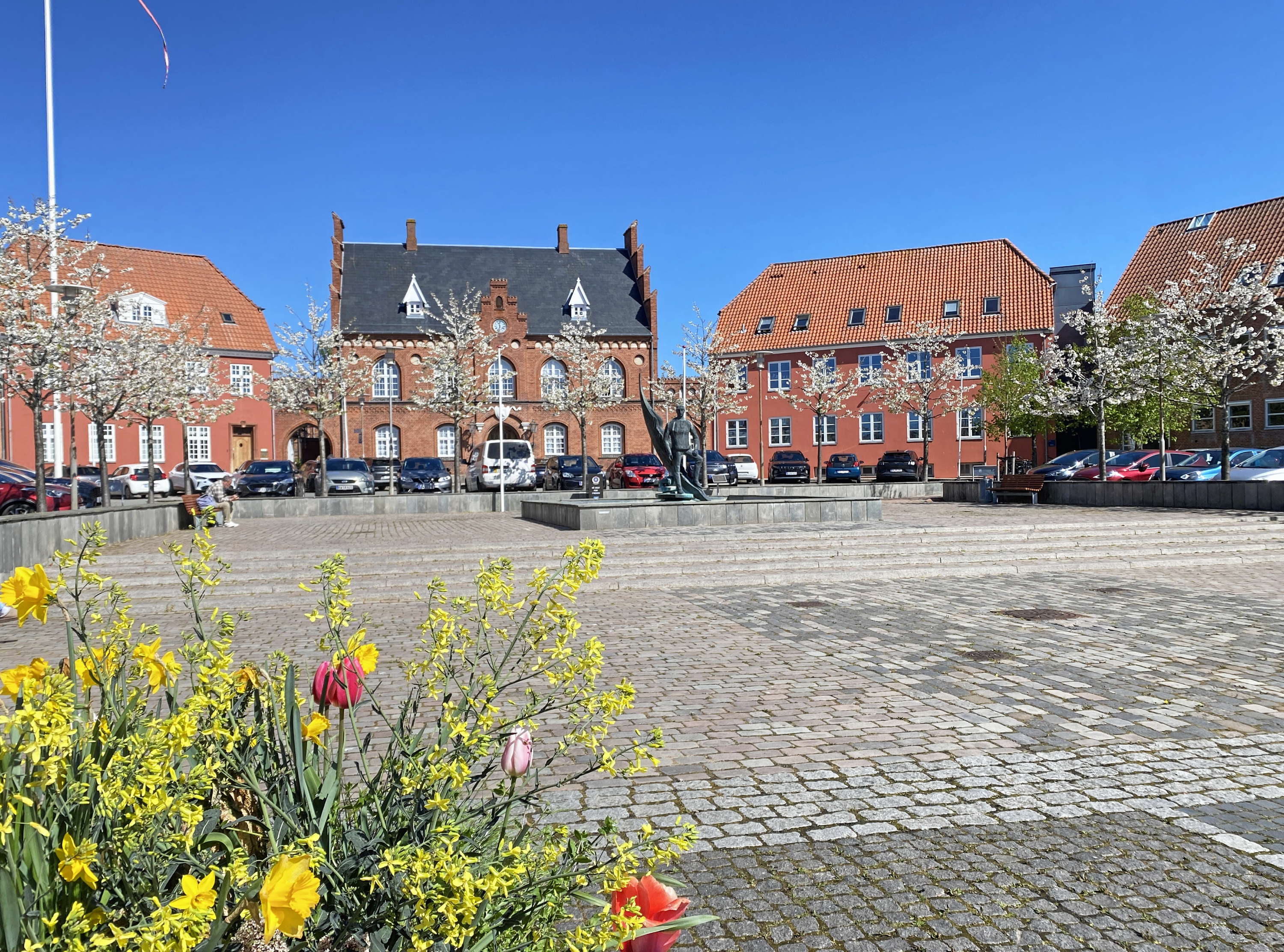 Torvedagene er på vej tilbage. Chelle Lilly Albøge (LA) drømmer om et levende marked som i udlandet, hvor de lokale producenter tropper talrigt op.