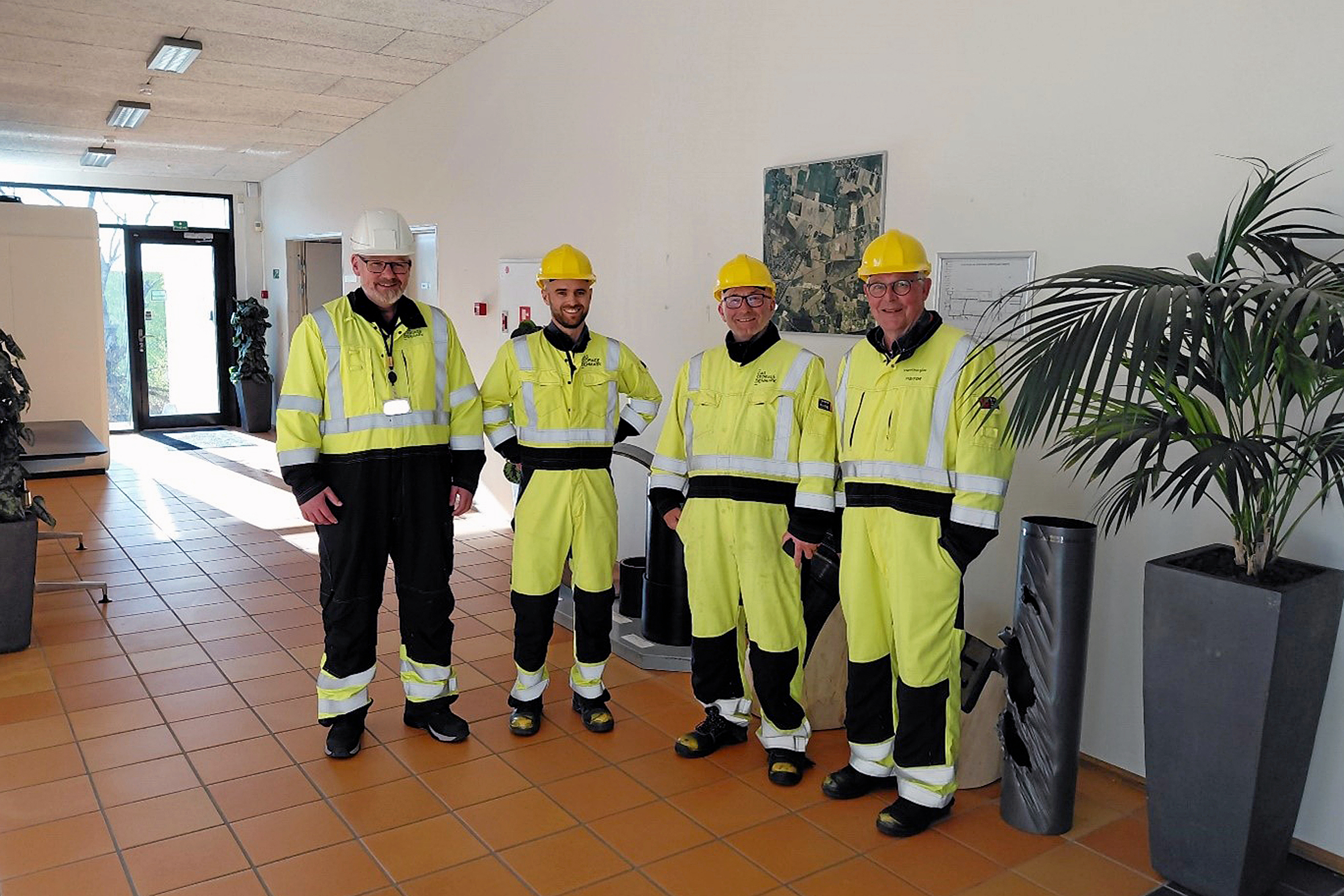 Medlemmer af den Kalundborg-baserede forening CO2-lagring Danmark besøgte og fik en rundvisning på Stenlille Gaslager. Formålet var at blive klogere på, hvordan man lagrer gas flere kilometer under jorden, og om den samme metode kan bruges til CO2.