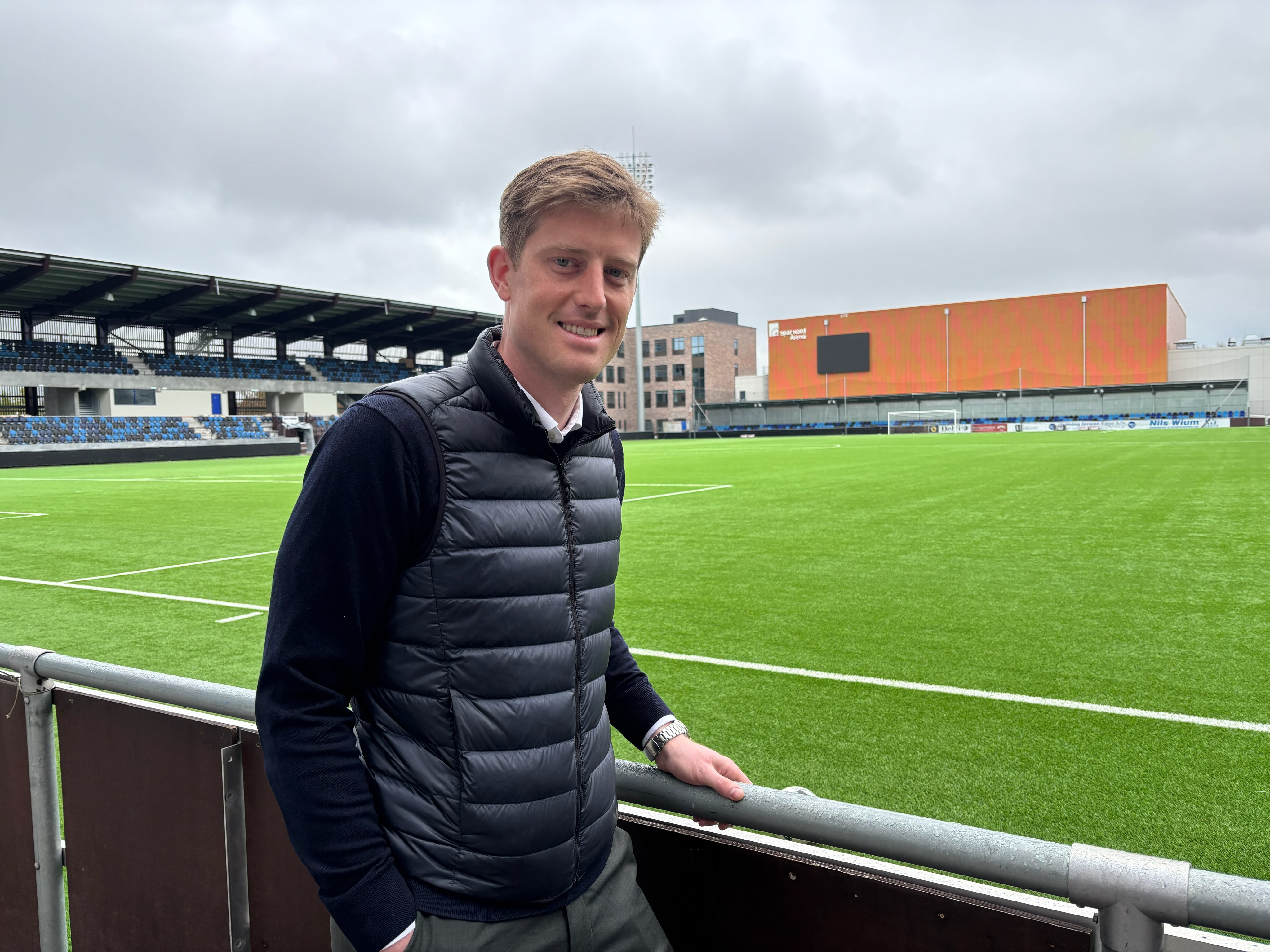 Frederik Just-Asmussen er stolt af sin fars bedrifter. Claus Just-Asmussen er blandt andet en af hovedkræfterne bag de tre kontortårne omkring Køge Idrætspark.