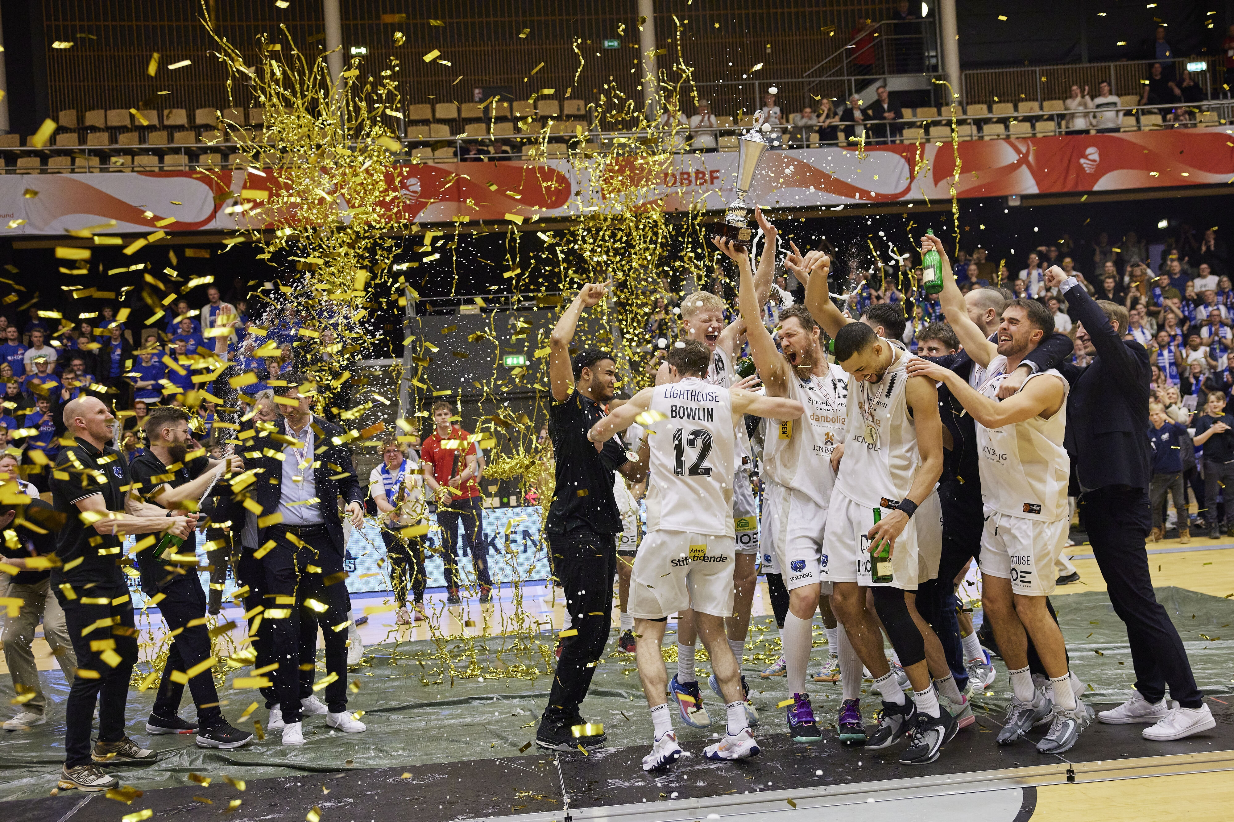 Bakken Bears, der her fejrer en pokaltitel, er klar til DM-finalen. (Arkivfoto).