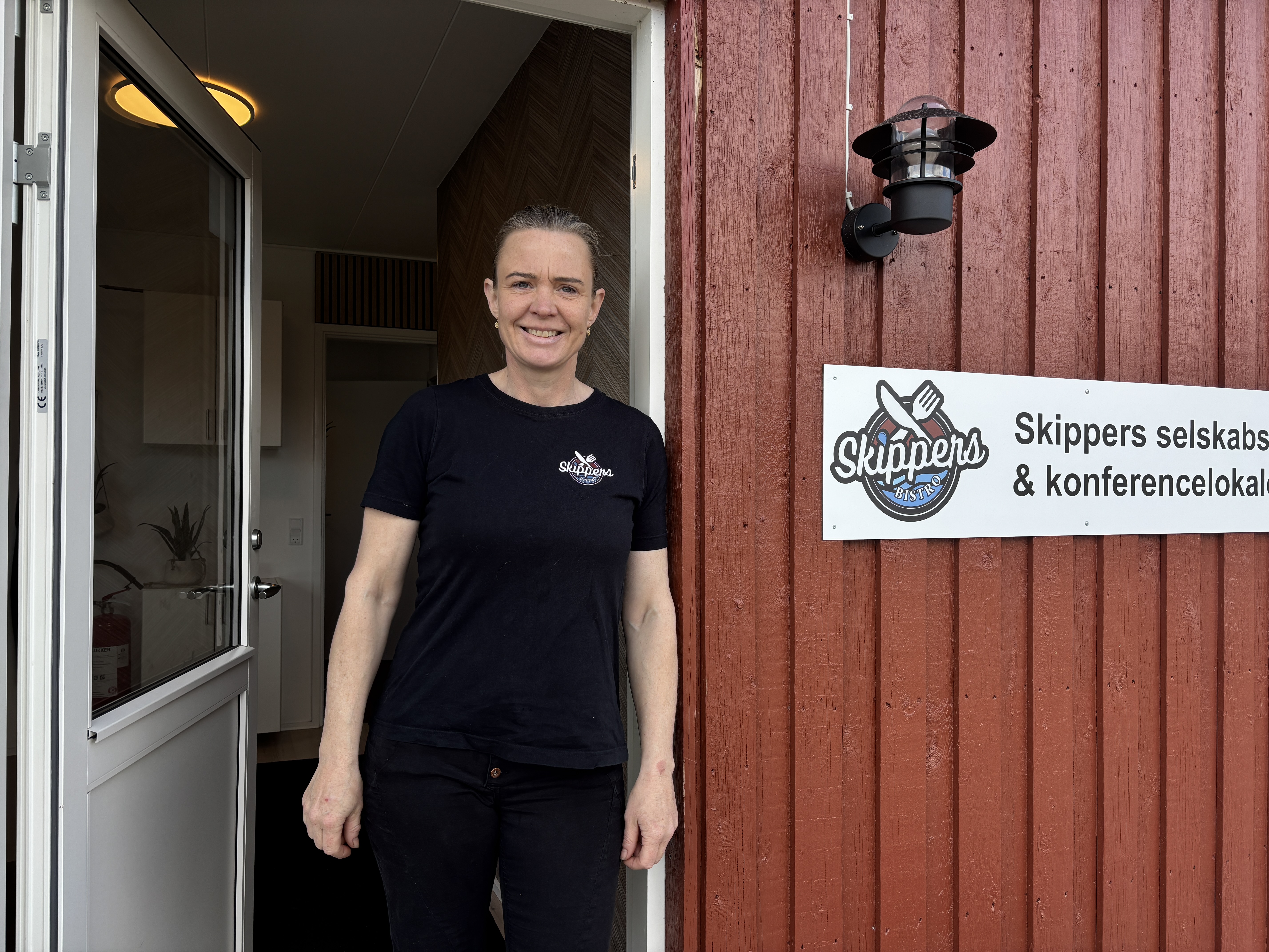Trine Spange, ejer af Skippers Bistro, glæder sig over det nye selskabslokale