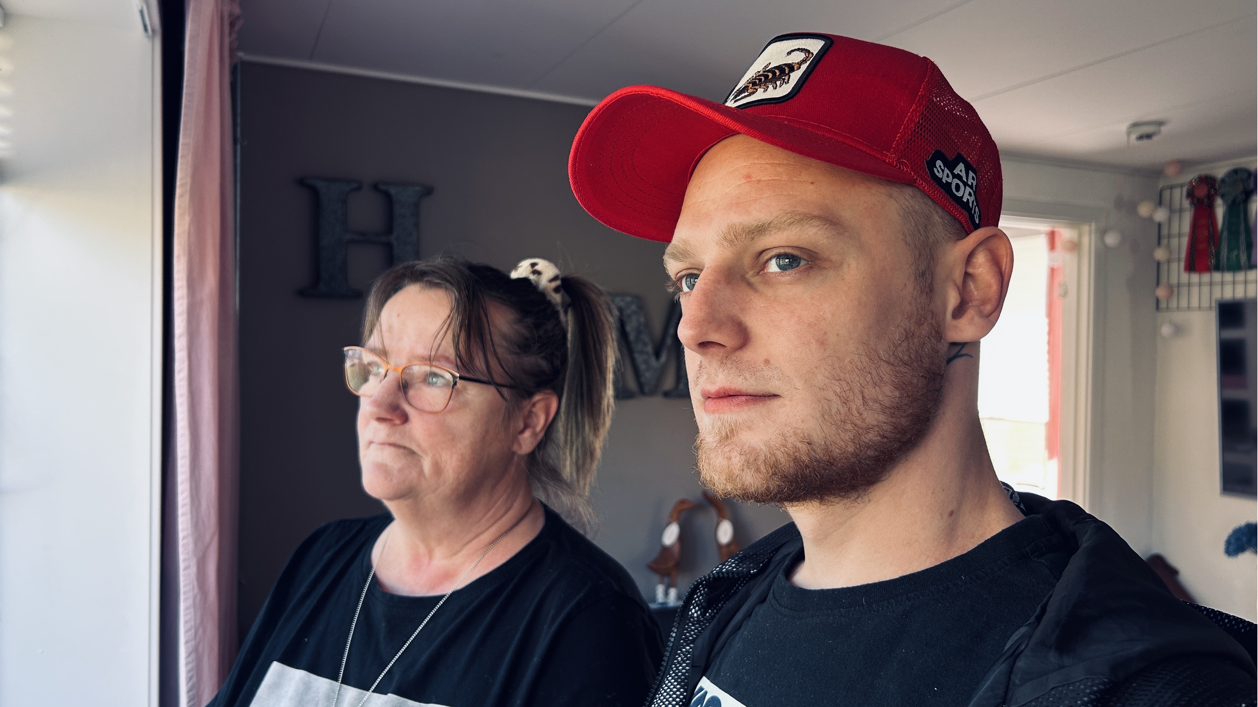 Rasmus og hans mor, Pernille Runge. Fem år efter overfaldet er hun stadig hans faste holdepunkt.