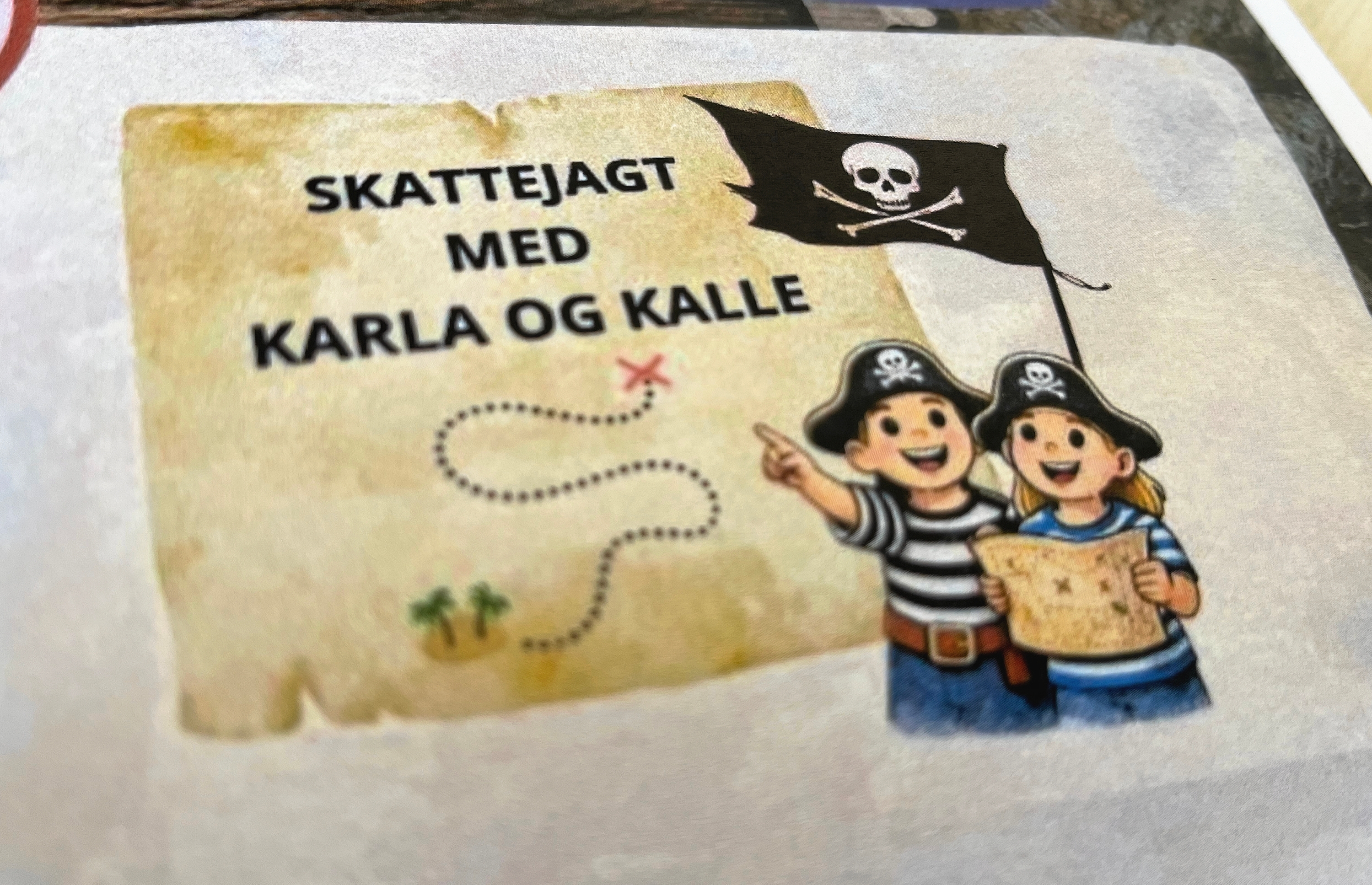 Under sørøverfesten kan børn gå på skattejagt i Kalundborg, og ved hver post vil arrangementets maskotter - to små sørøverbørn ved navn Karla og Kalle - være afbildet og på den måde lede deltagerne i retning mod skatten. - Vores Kalundborg Under sørøverfesten kan børn gå på skattejagt i Kalundborg, og ved hver post vil arrangementets maskotter - to små sørøverbørn ved navn Karla og Kalle - være afbildet og på den måde lede deltagerne i retning mod skatten.