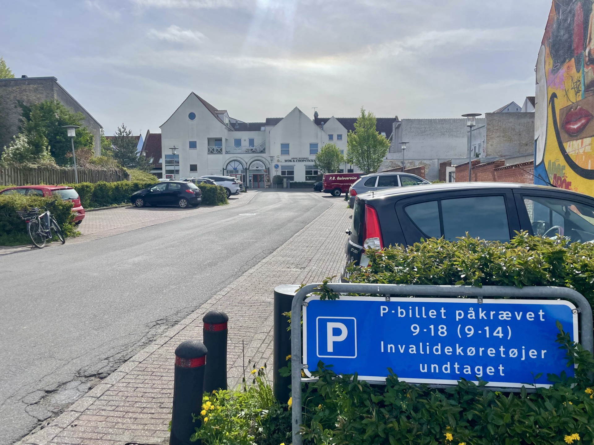 Udviklingsplanen foreslår bl.a., at der skal nedlægges parkeringspladser på Axelhus-parkering for at opnå en grønnere og mere imødekommende bymidte.