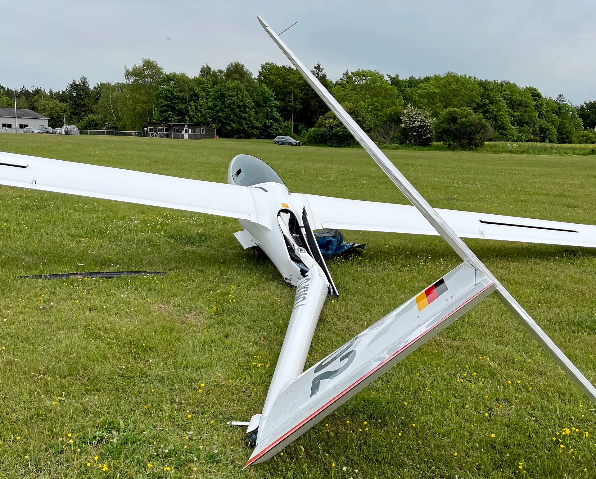 Det var et øjebliks uopmærksomhed hos piloten, som resulterede i et svæveflyhavari på Kalundborg Flyveplads sidste år. Havariet skete den 29. maj under en lokal flyvning fra Kaldred.