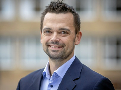 Rasmus Brun Pedersen, lektor i internationale studier ved Institut for Statskundskab på Aarhus Universitet, gæster Folkeuniversitet Hørsholm 28. maj 2026 for at holde foredrag om Europas sikkerhed efter Ukraine-krigen.