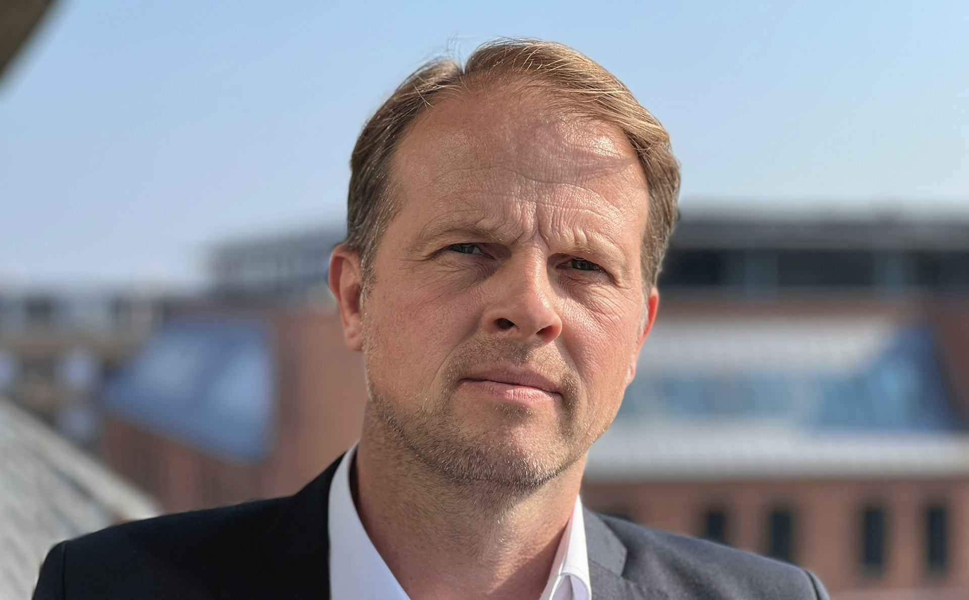 - Der er kun en løsning, og det er en økonomisk kompensation, skriver Morten Frihagen.