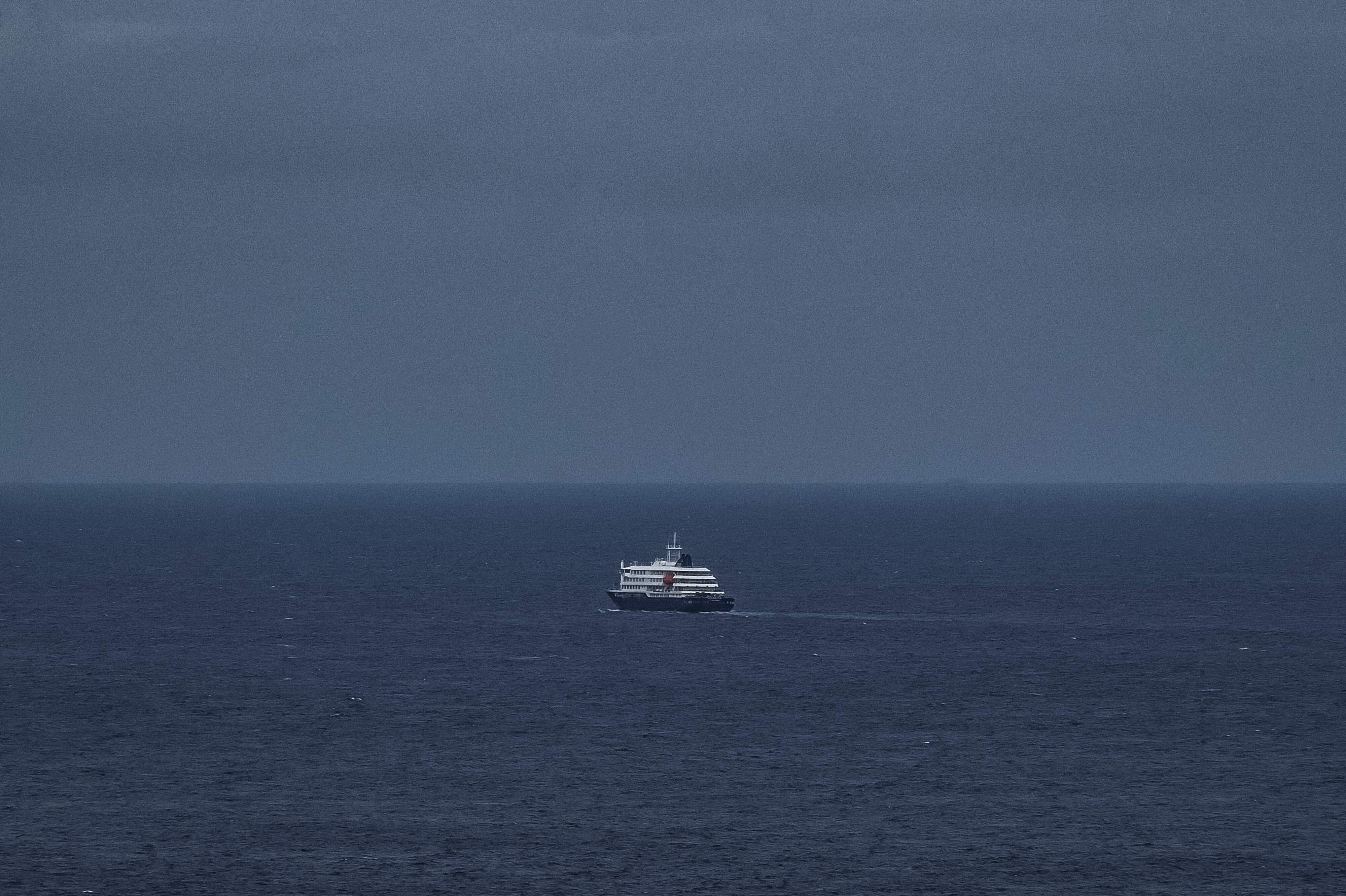 Krydstogtskibet MV "Hondius" er på vej mod De Kanariske Øer, hvorfra passagerer vil blive evakueret efter udbrud af hantavirus på skibet. Et hollandsk ægtepar og en tysk kvinde er døde. (Arkivfoto).