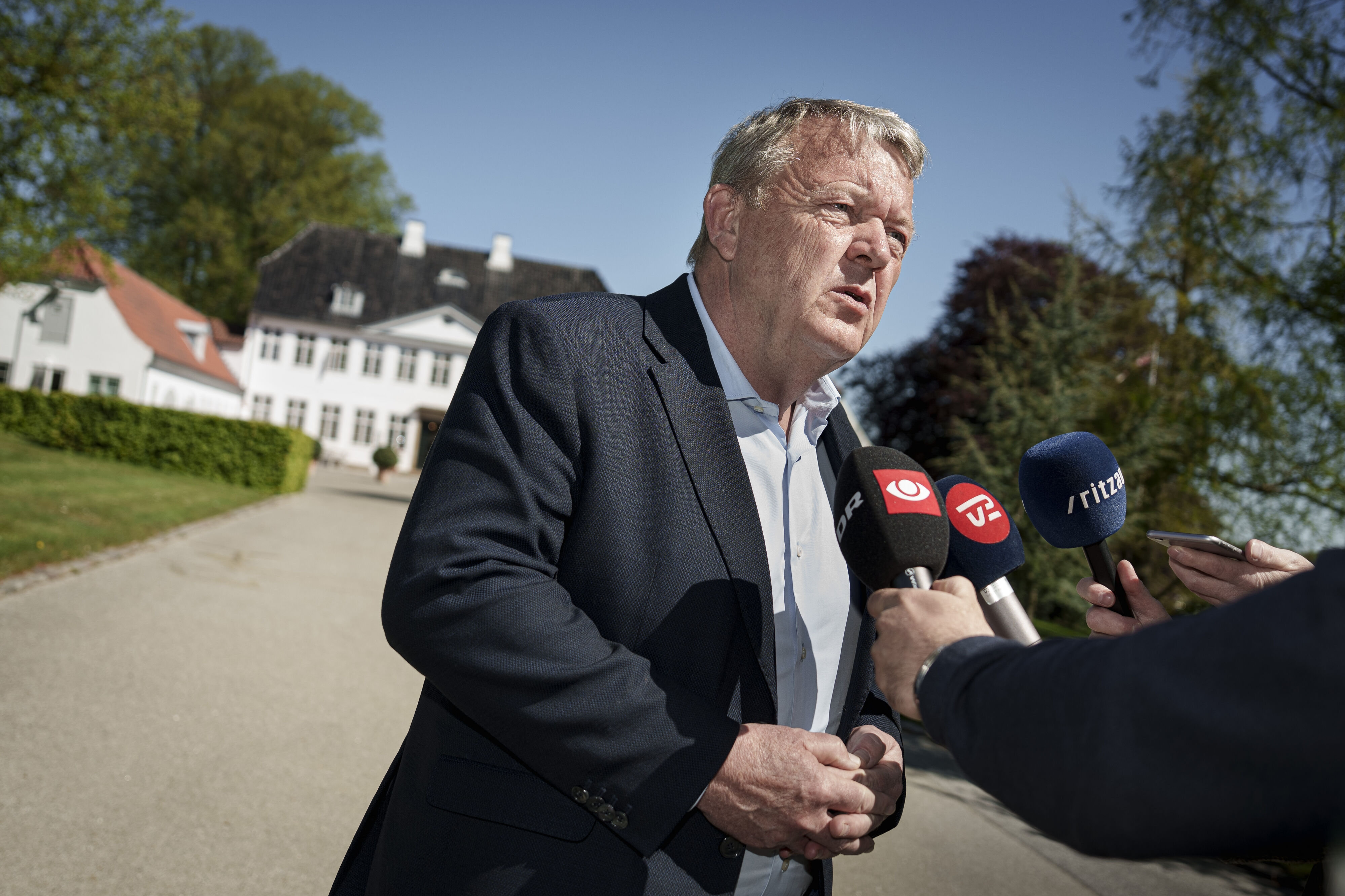 Moderaternes Lars Løkke Rasmussen var fredag til møde med Mette Frederiksen (S) på Marienborg. Herefter meldte han ud, at han pegede på Troels Lund Poulsen (V) som kongelig undersøger fremover.