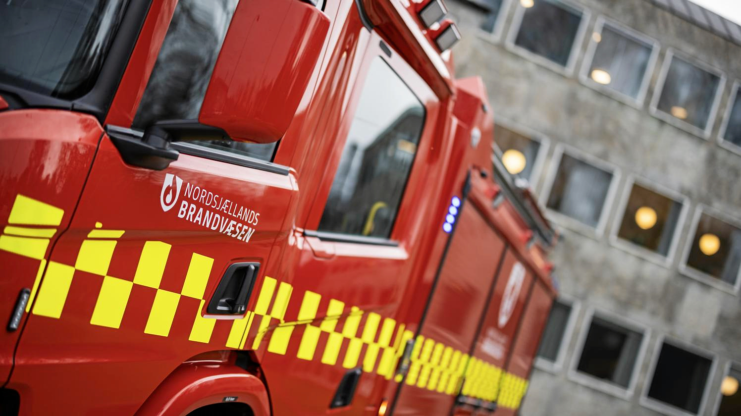 En brandbil er parkeret foran rådhuset for at skabe opmærksomhed om beredskab og tryghed i Rudersdal.