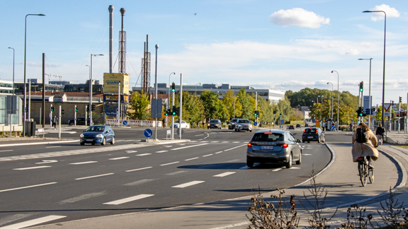 Barometeret indeholder konkrete værktøjer og cases, der gør det lettere for organisationer at komme i gang – eller bygge videre – på grønne transportinitiativer.