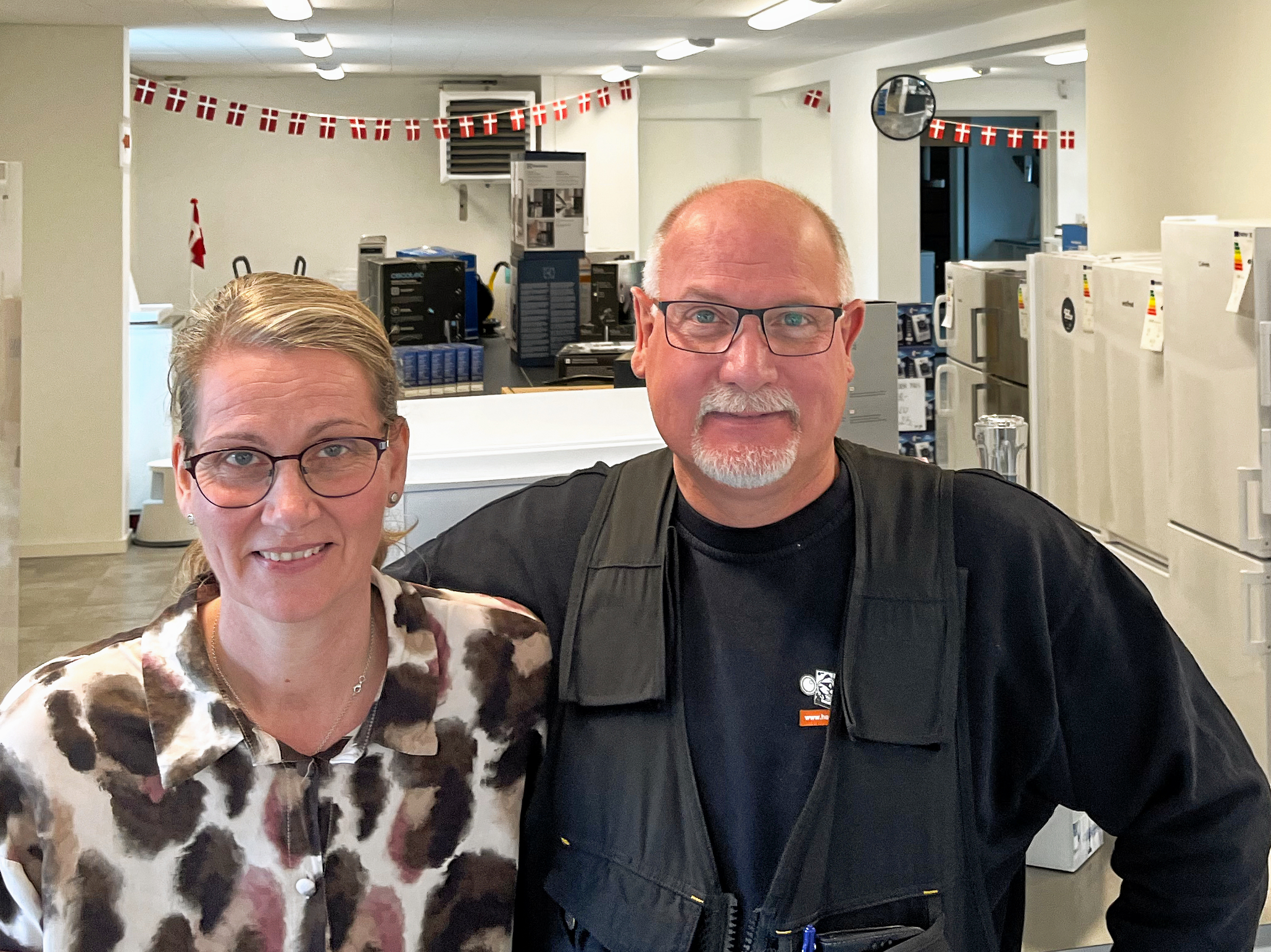 Mette og Henrik Olsen er trætte efter mange år med egen virksomhed. Nu skal de ud på eventyr.