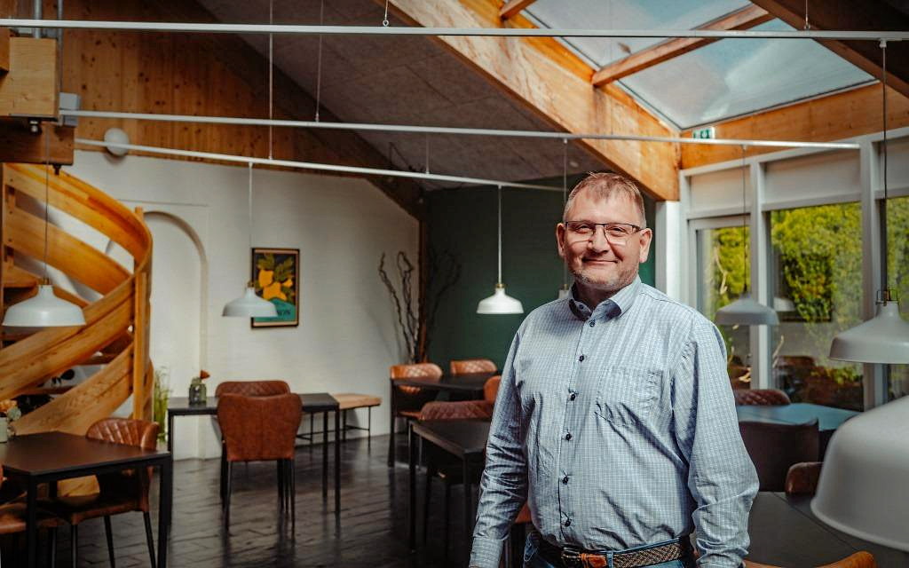 Hvis vi skal have dygtige mennesker uden for Danmark til at arbejde for os, så er indkvartering et af de steder, hvor vi kan skille os ud som virksomhed, siger produktionsdirektør Jesper Brorson fra MT Højgaard Danmark.