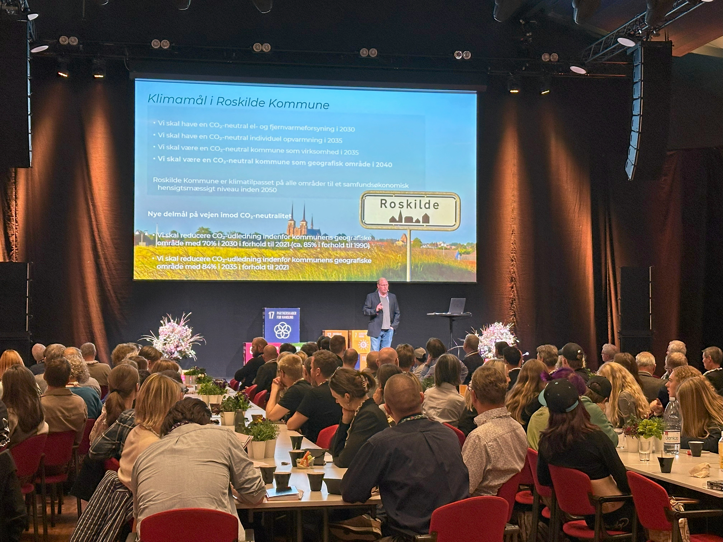 Deltagerne kan se frem til en række oplæg om grønnere forretningsudvikling, workshops med konkrete løsninger og fælles sparring på tværs af brancher og organisationer.