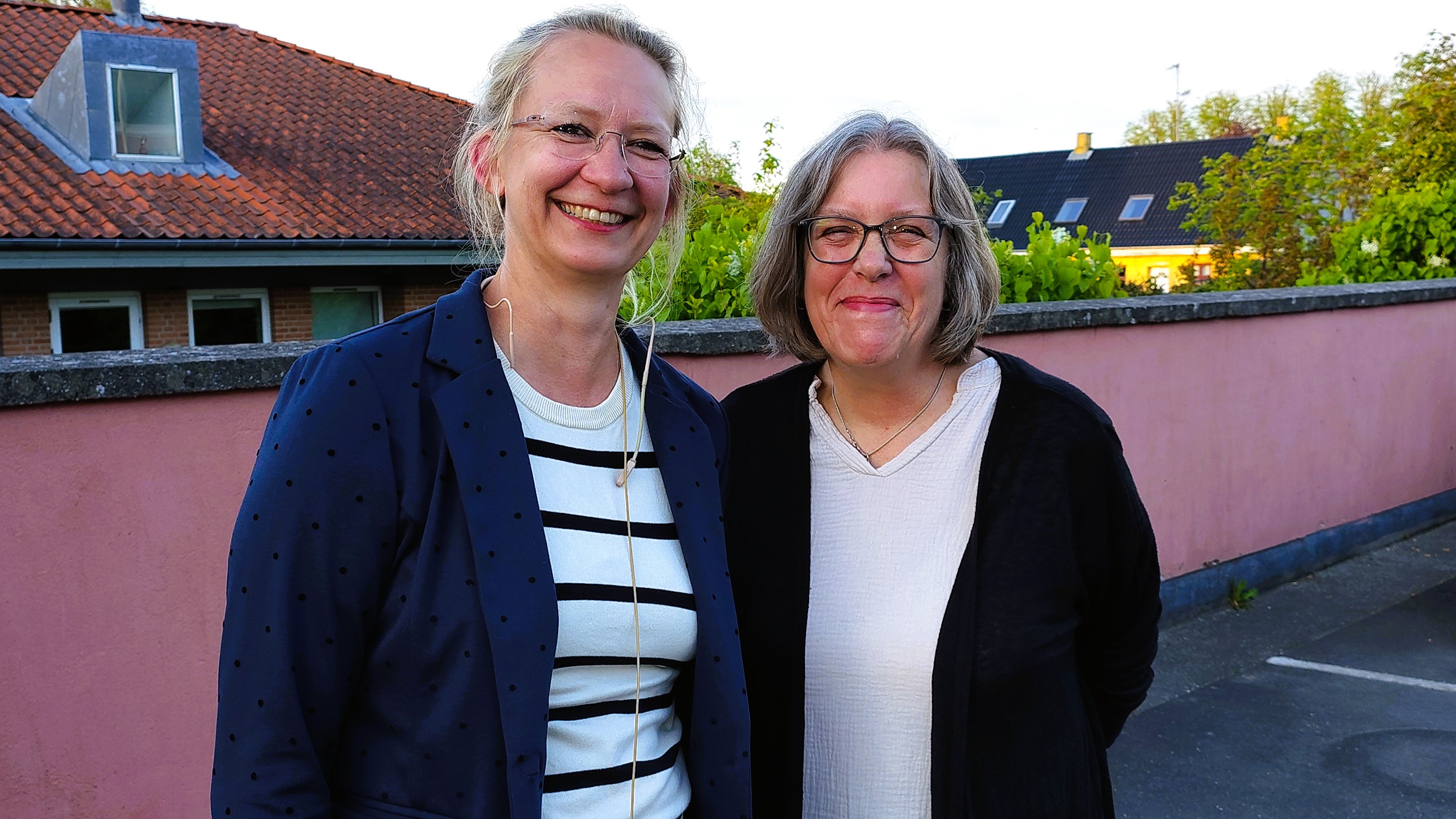 Camilla Dupont og Anne-Marie Jørgensen var veloplagte foredragsholdere tirsdag aften i Skibby, men ikke i vikinge-dragter.