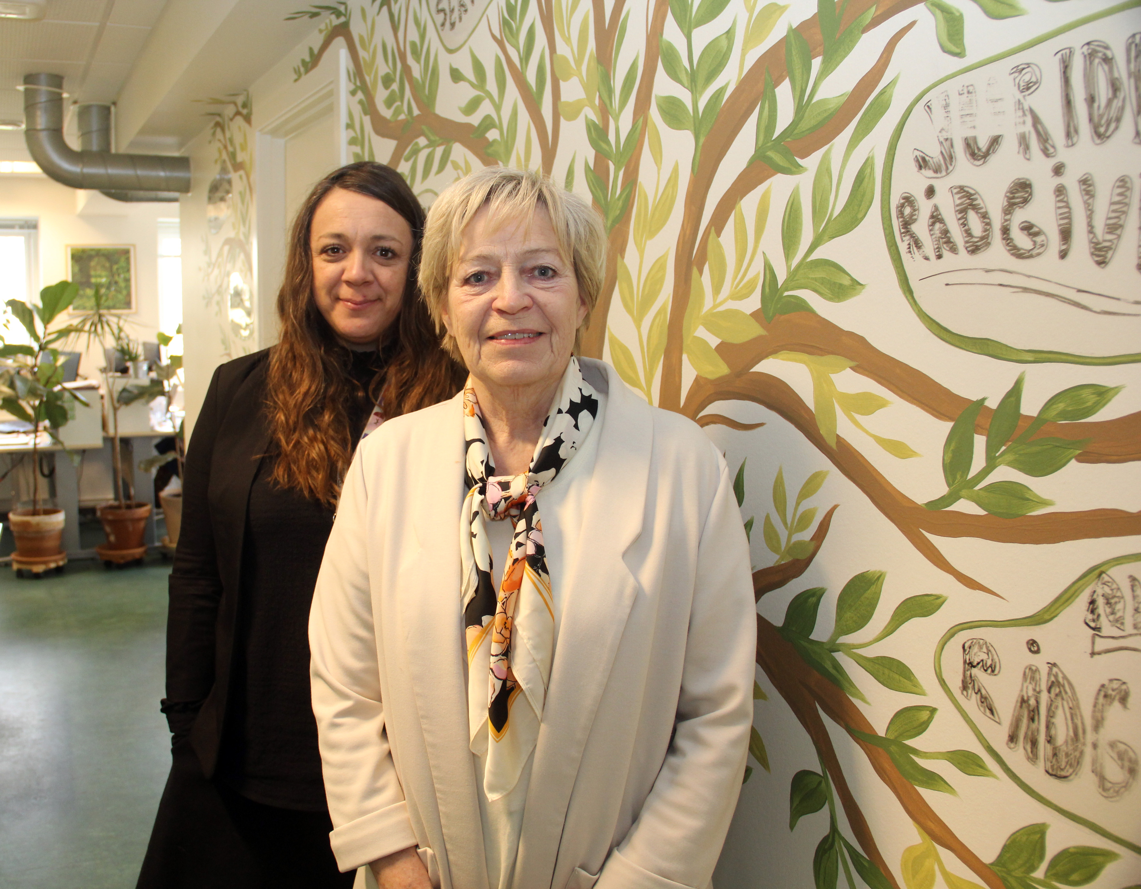Anne Hjorth (forrest) er enstemmigt blevet valgt som ny formand for Frivilligcenter Gentofte. Det er lederen af centret, Leyla Fatima Lavrsen, meget tilfreds med.
