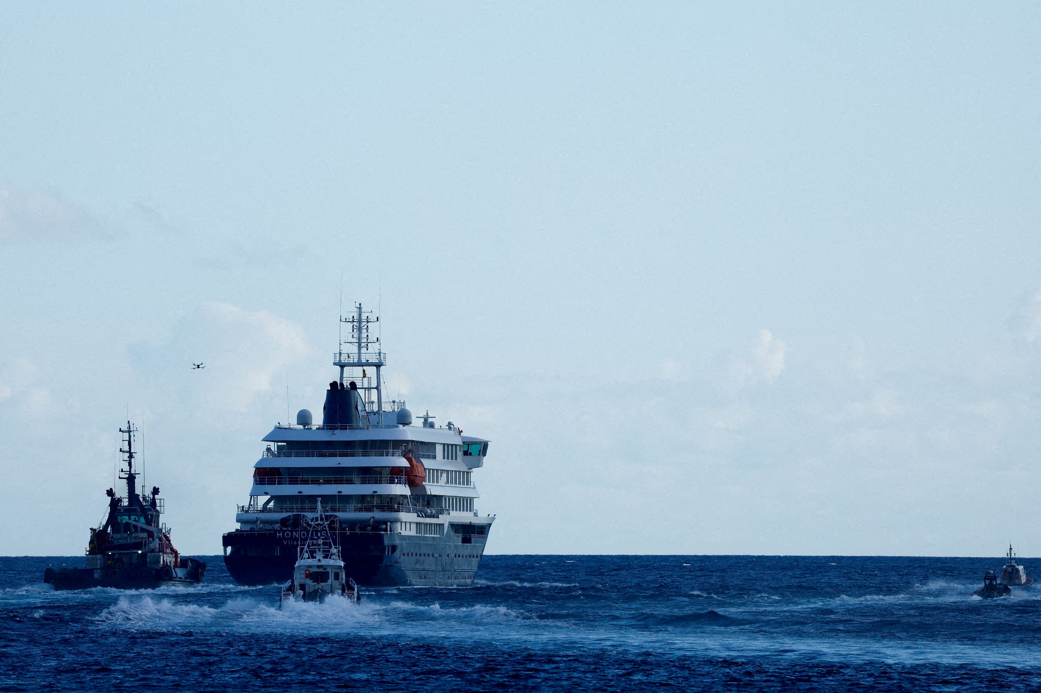I weekenden lagde krydstogskibet MV "Hondius" til kaj ved Tenerife. Seks af skibets passagerer ankommer fredag til Australien, hvor de sættes i isolation. (Arkivfoto).