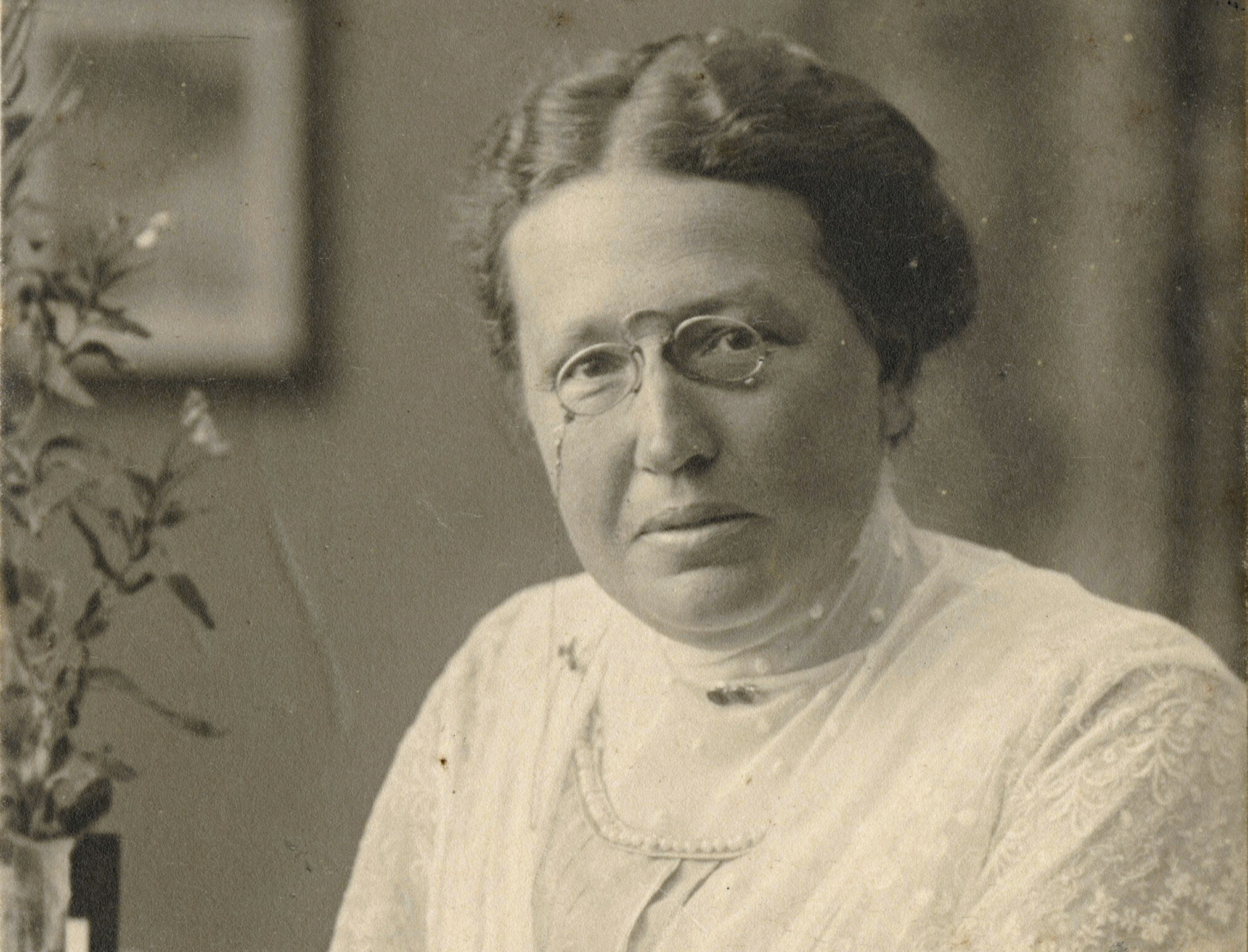 Portræt af kvindesagsforkæmperen Gyrithe Lemche, ca. 1913.