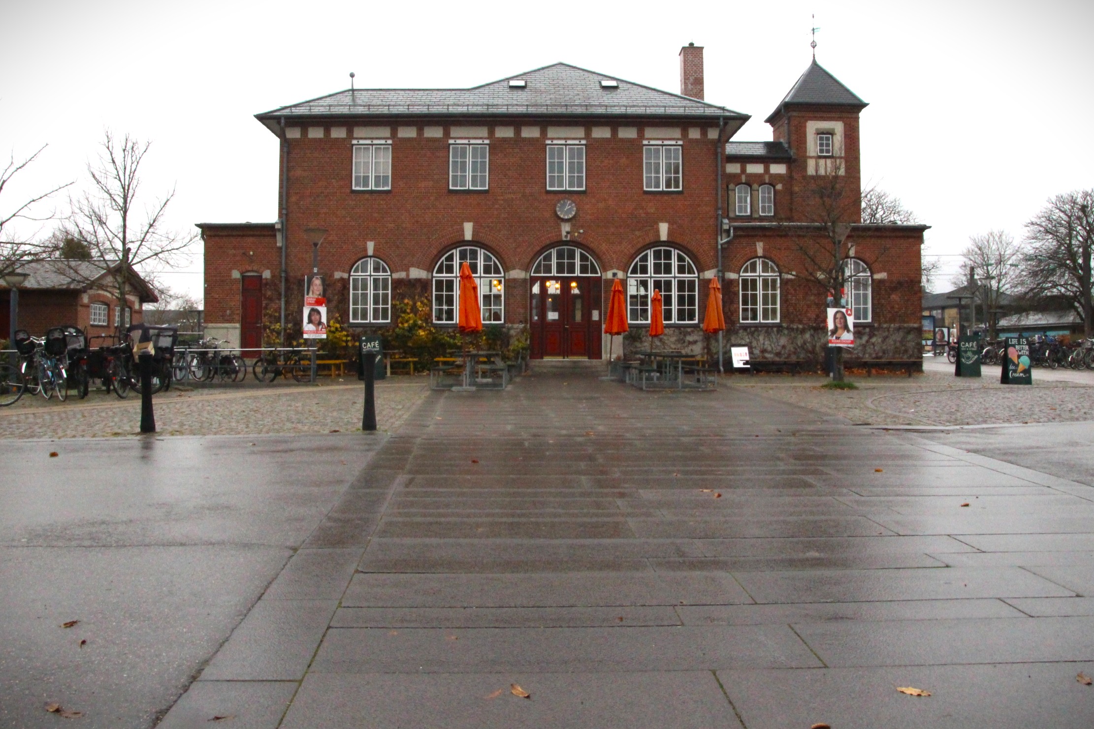Det er ejeren af ejeren af caféen Hej Humlebæk, der har taget initiativ til høstmarkedet.