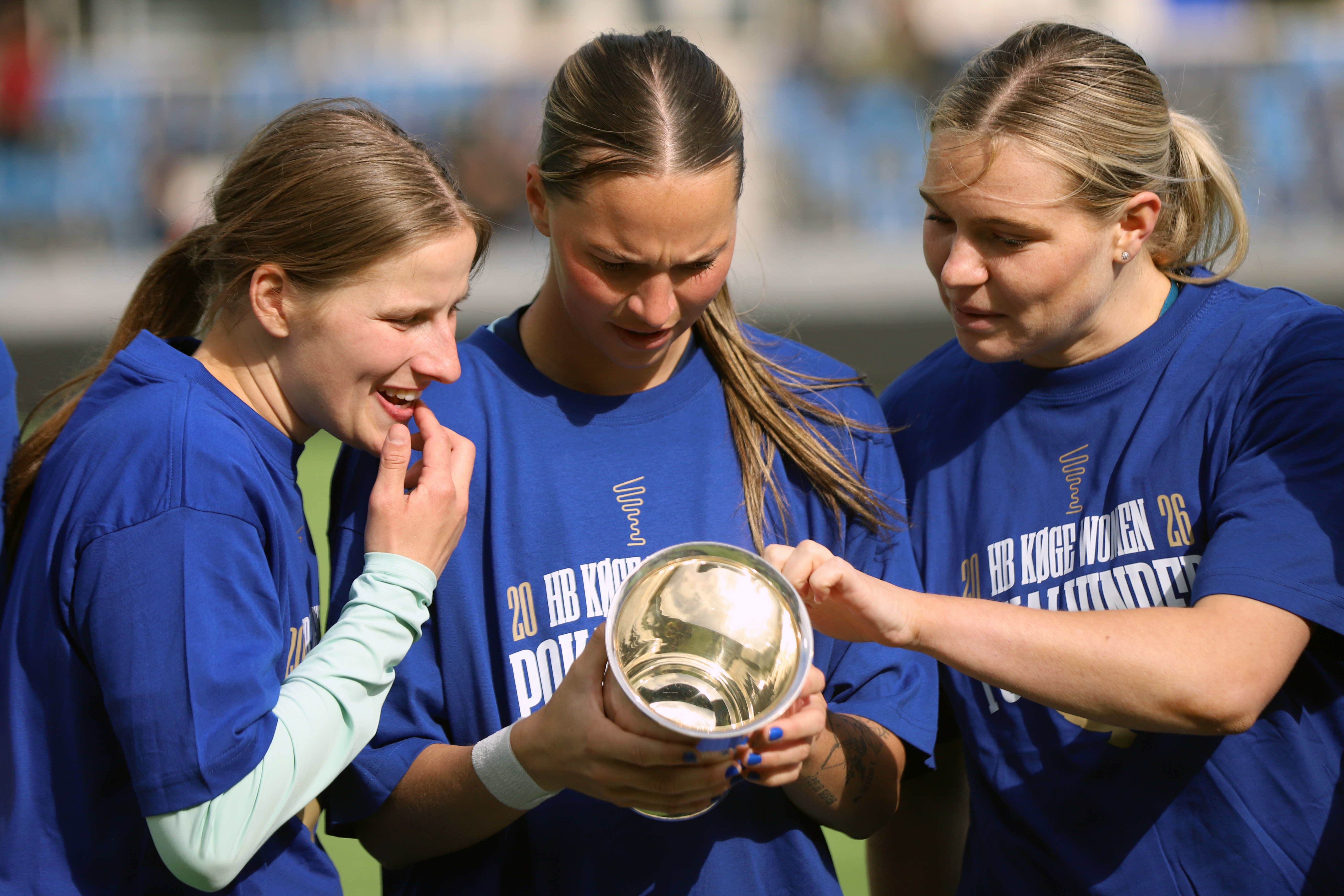 Der er nogle store navne på den pokal, HB Køges Macy Schultz fik sit navn indgraveret på.