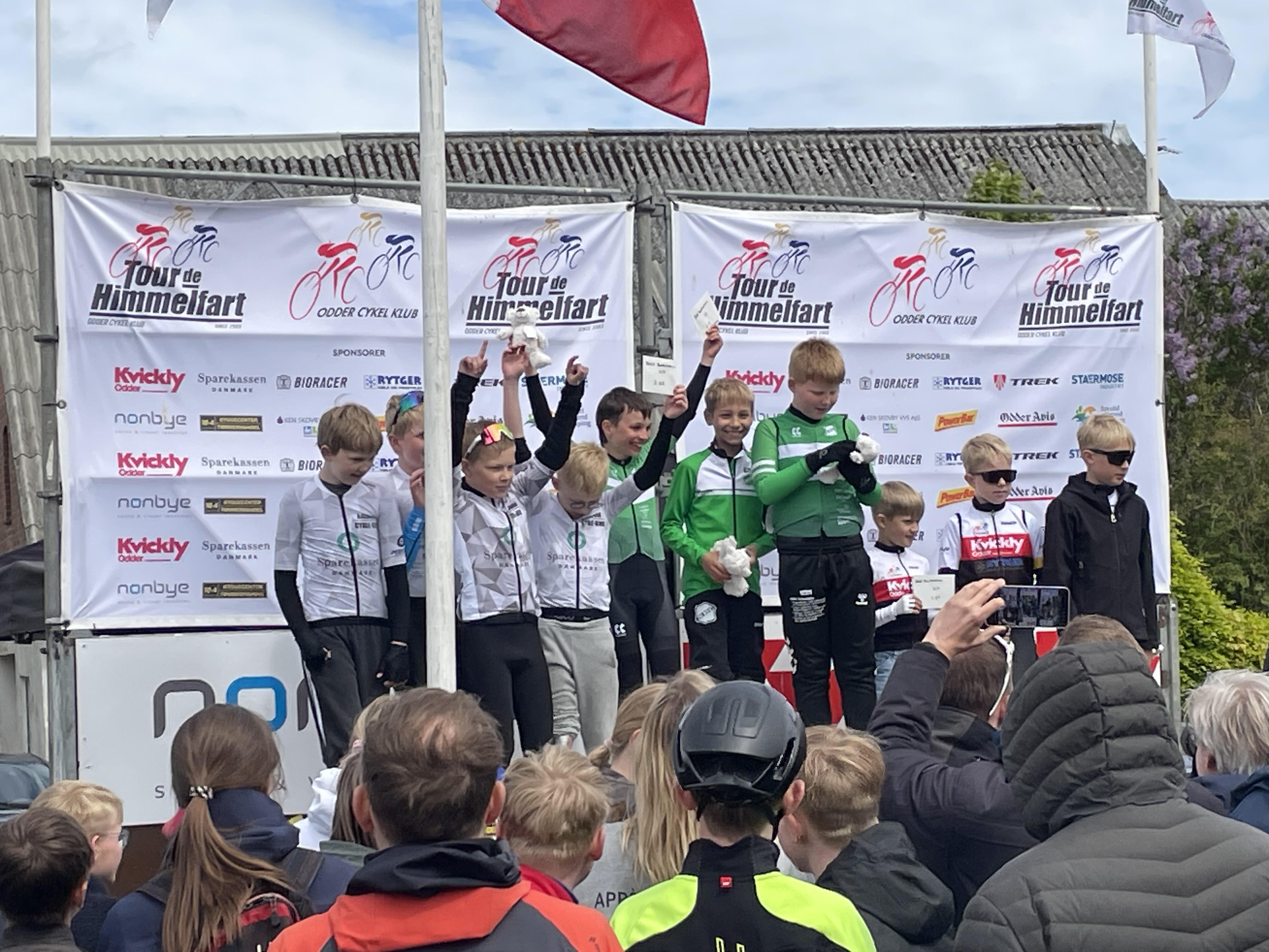 Unge ryttere fra Næstved Bicycle Club - i grønt - på podiet.