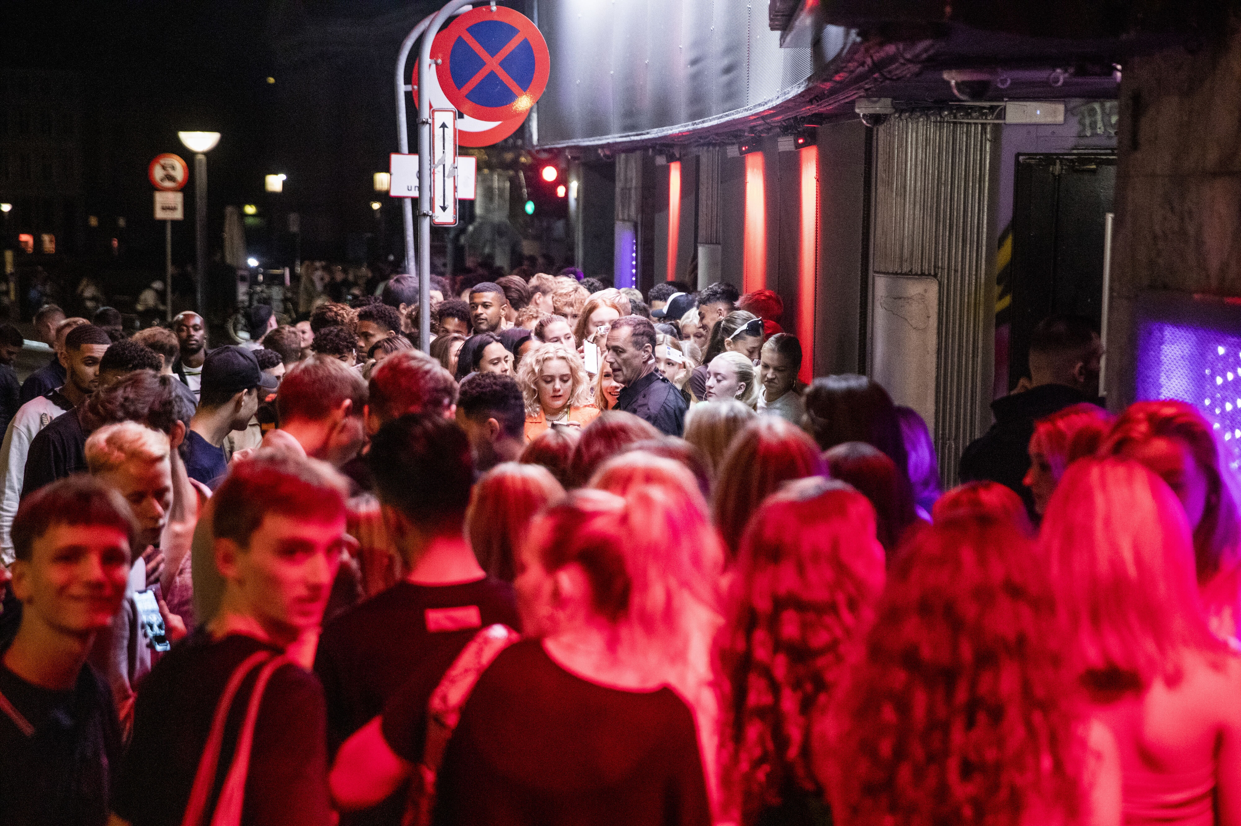 Unge danskeres drukkultur skal ændres med et nyt initiativ. Her skal kommuner i samarbejde med lokale unge finde nye alternativer. (Arkivfoto).