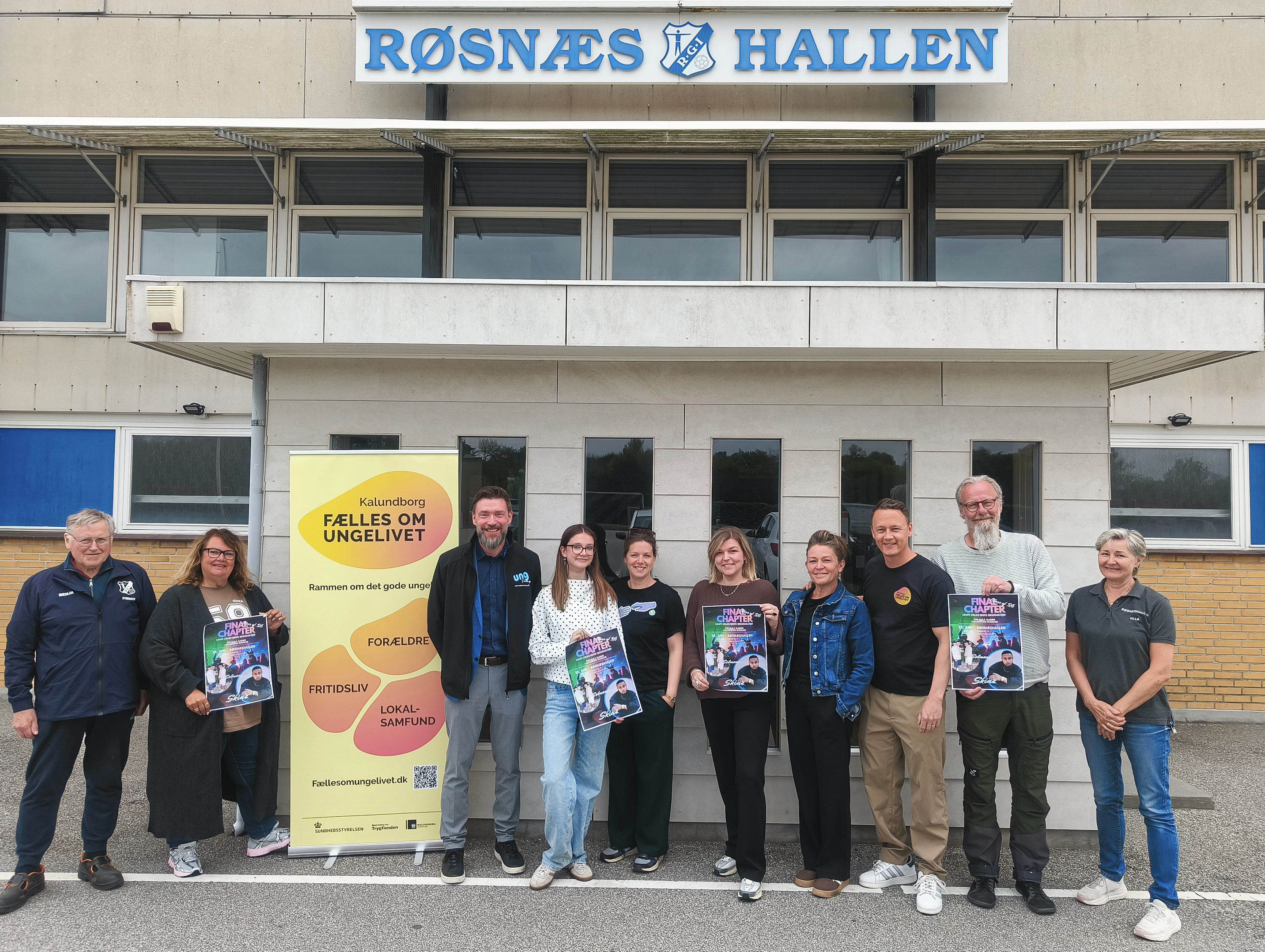På billedet ses fra venstre: Benja Nielsen, RGI, Lotte Klingenberg, UngKalundborg, Kasper Greve Sørensen, UngKalundborg, Lærke Jørgensen, Fælleselevrådet, Laura Sørensen, Headspace, Sophie Christensen, Headspace, Emma Sophia McAllister, UngKalundborg, Andreas Knudsen, SSP-teamet / Kalundborg Fælles om ungelivet, Esben Hansen, RGI, og Ulla Lorentsen, Røsnæshallen.