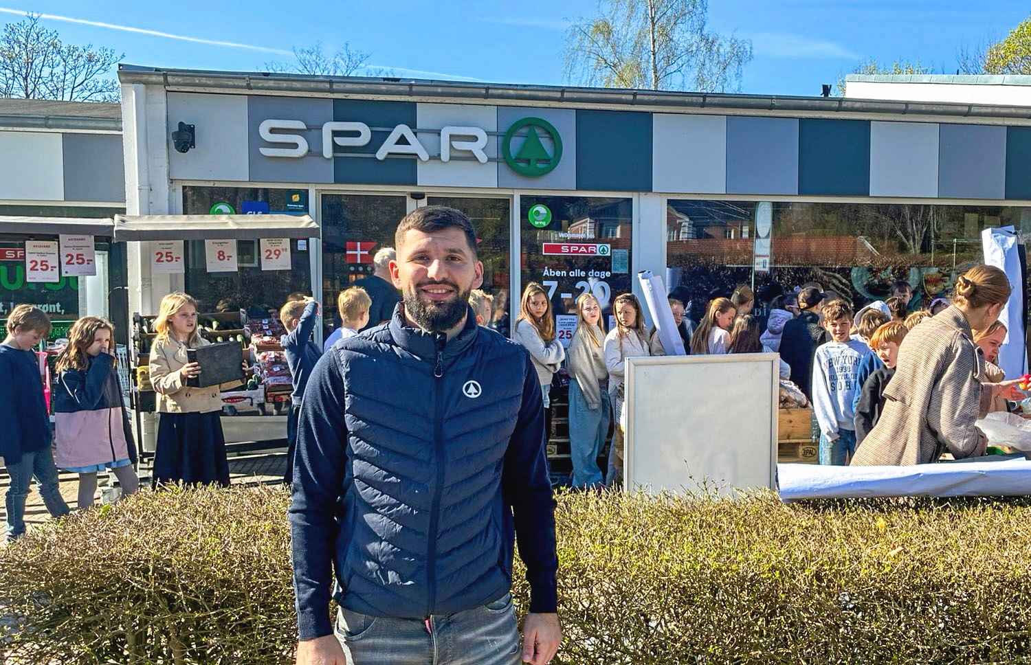Spar Søllerød åbnede dørene for en virkelighedsnær oplevelse for eleverne på Ravnholm Skole. - Presse Spar Søllerød åbnede dørene for en virkelighedsnær oplevelse for eleverne på Ravnholm Skole.