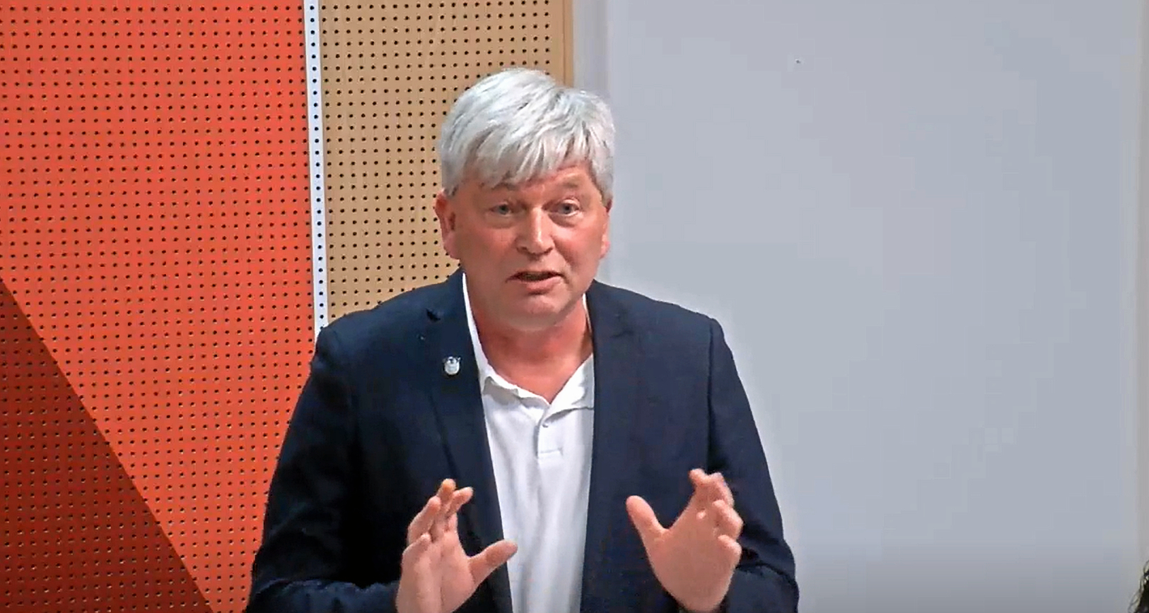 Kommunalbestyrelsesmedlem Michael Jensen frygter, at der ikke er nok boliger i Ballerup Kommune til at genhuse alle i Bispevangen.