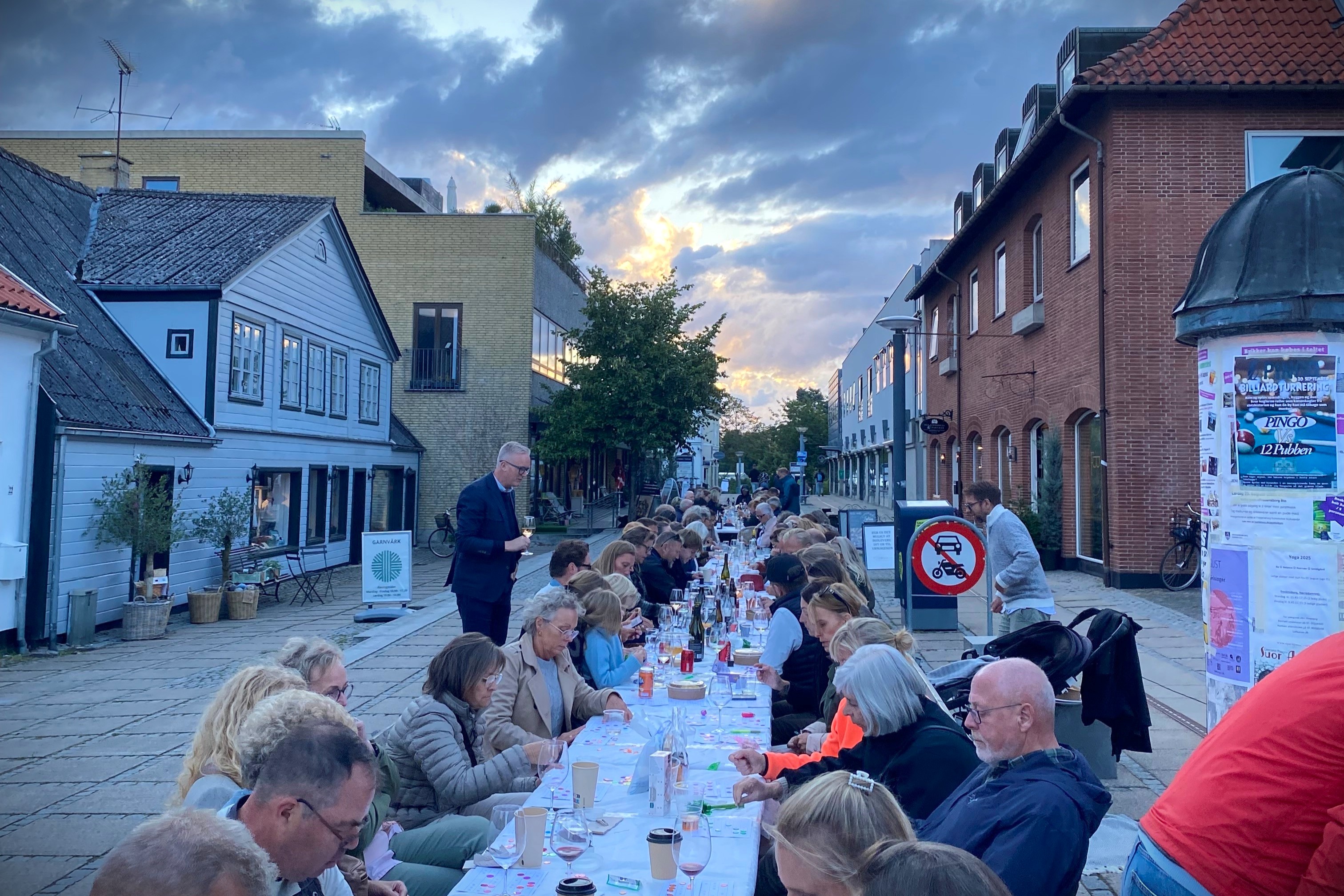 Fredensborg byder sommeren velkommen i dag med den årlige byfest 'Hej Sommer'.
