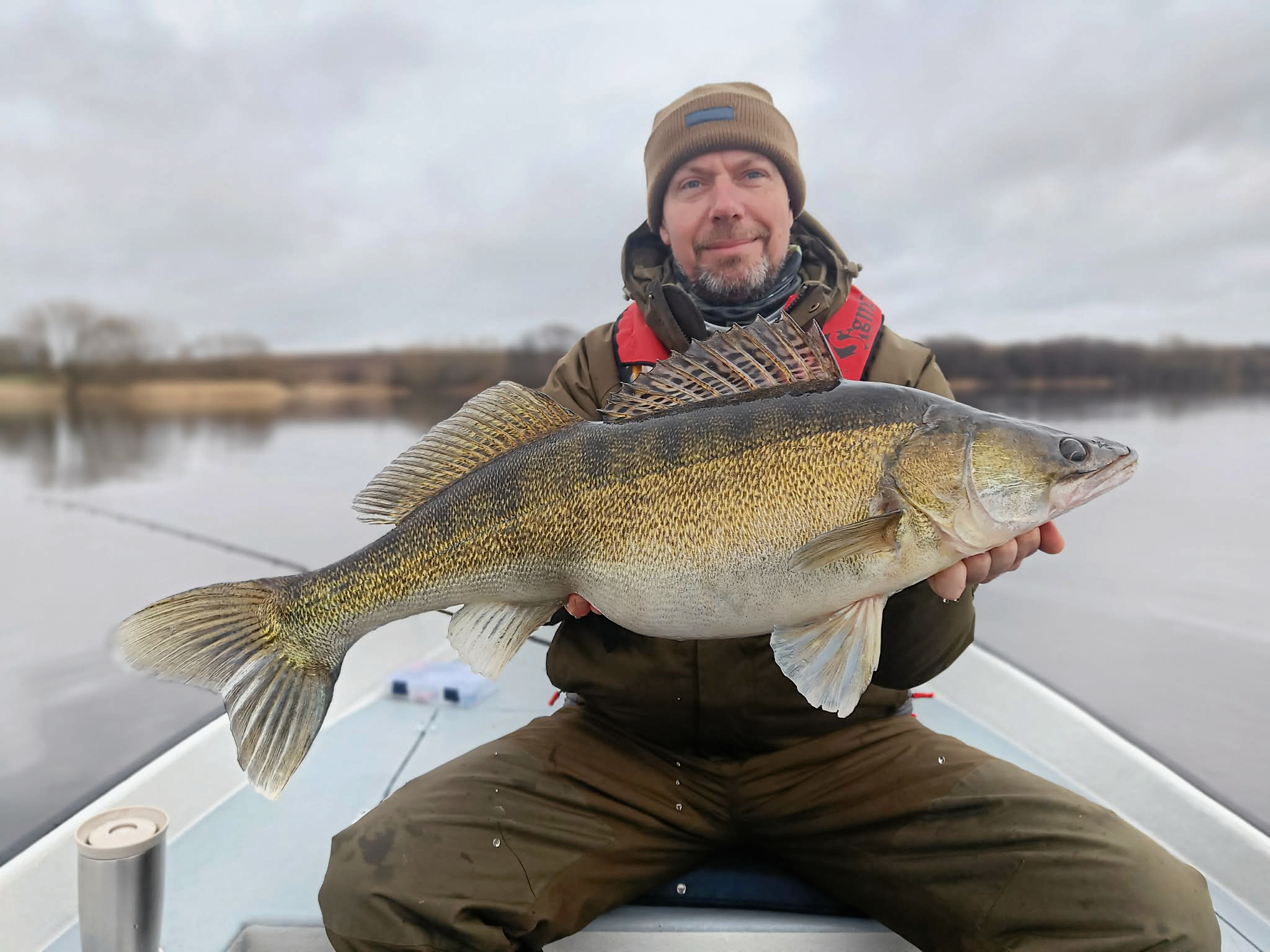 Allan T. Hansen fangede 14. marts en sandart på 5,68 kilo, som ligeledes blev genudsat.