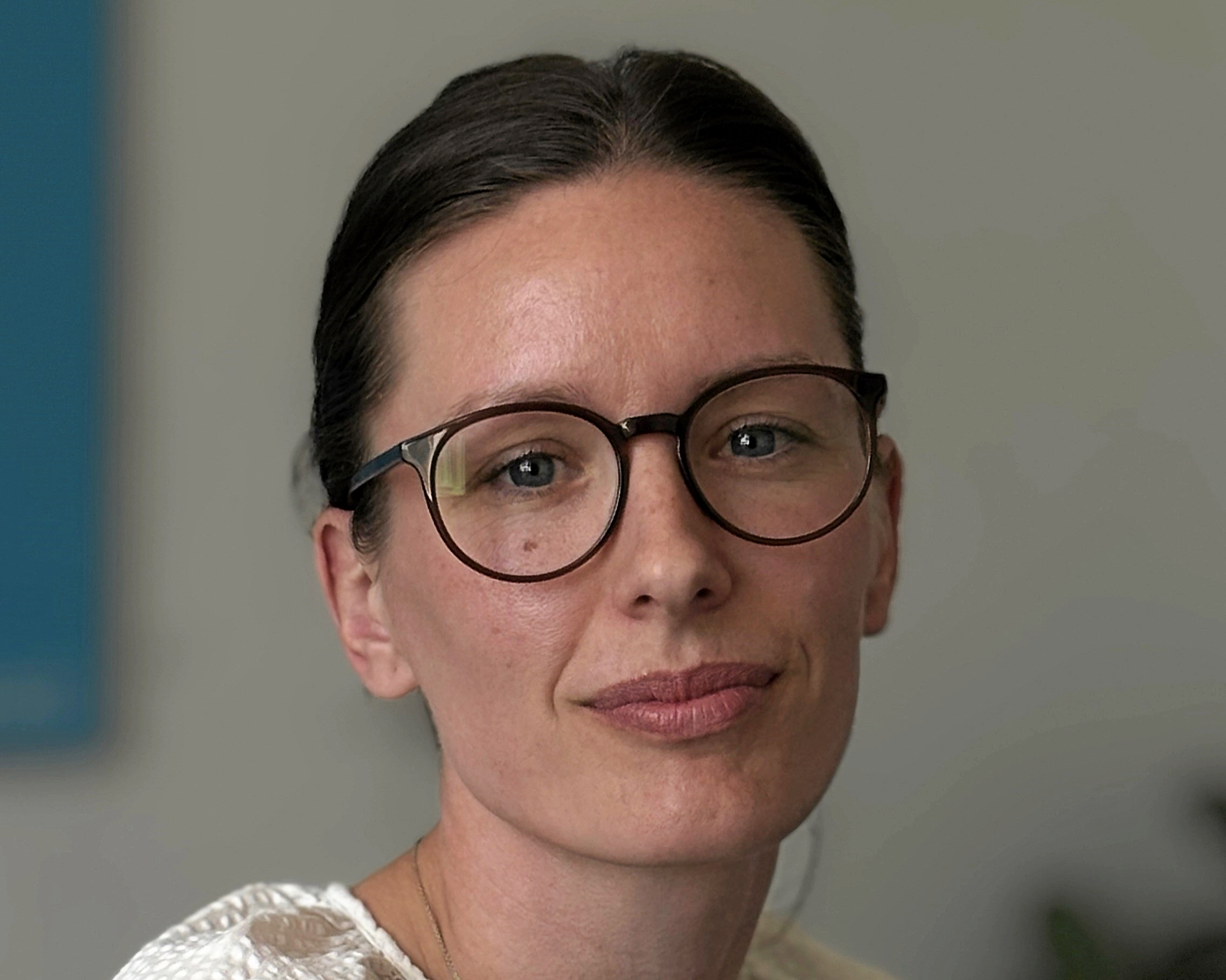 Sif Lynge Andersen oplever, at det er meget svært at få en afgørelse i sin sag. Nu har hun ventet i halvandet år. Hun kalder det håbløst.