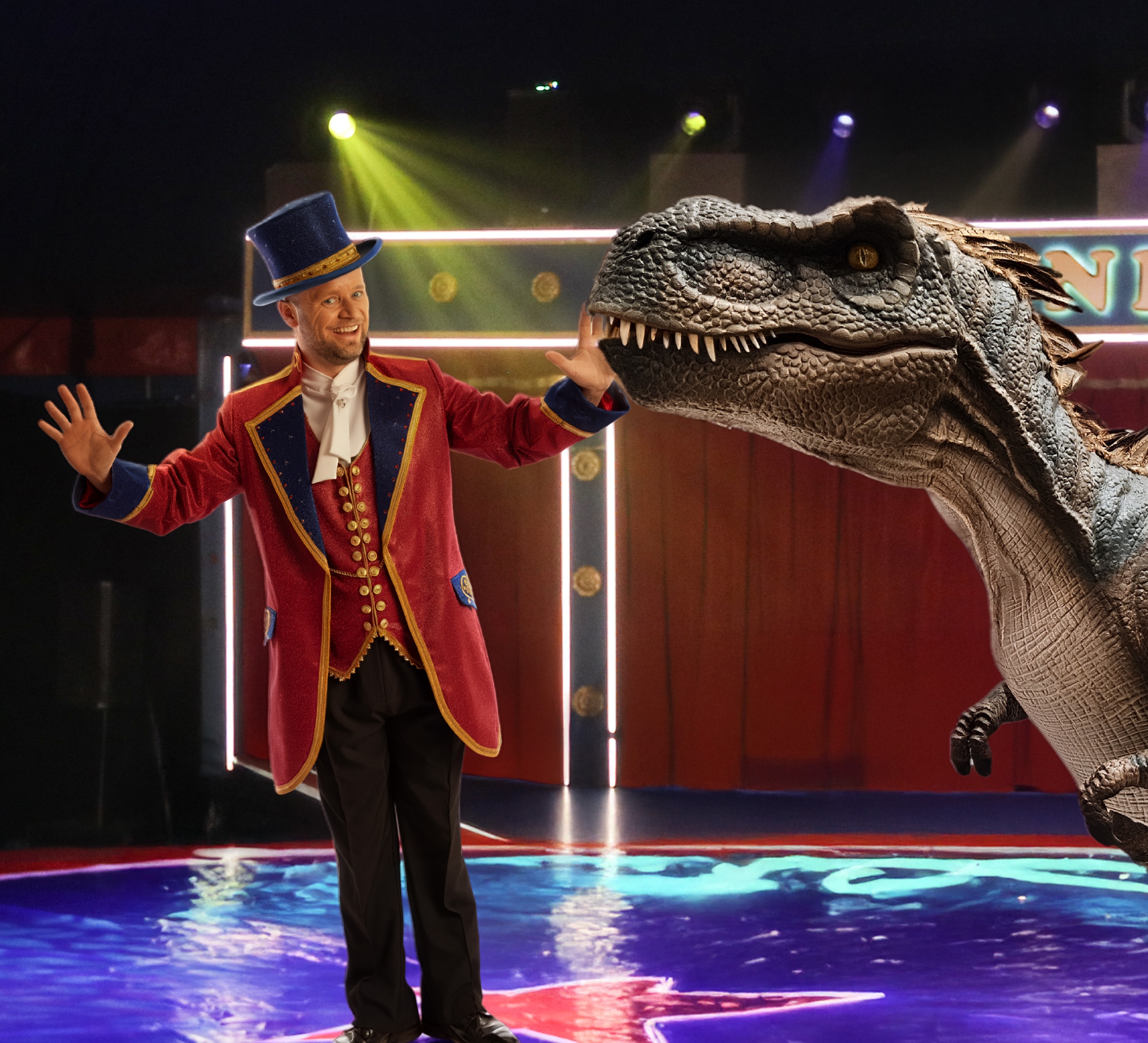 Man kan opleve Peter Nørgaard og T-Rex i forening i manegen hos Cirkus Baldoni. - PR, Cirkus Baldoni Man kan opleve Peter Nørgaard og T-Rex i forening i manegen hos Cirkus Baldoni.