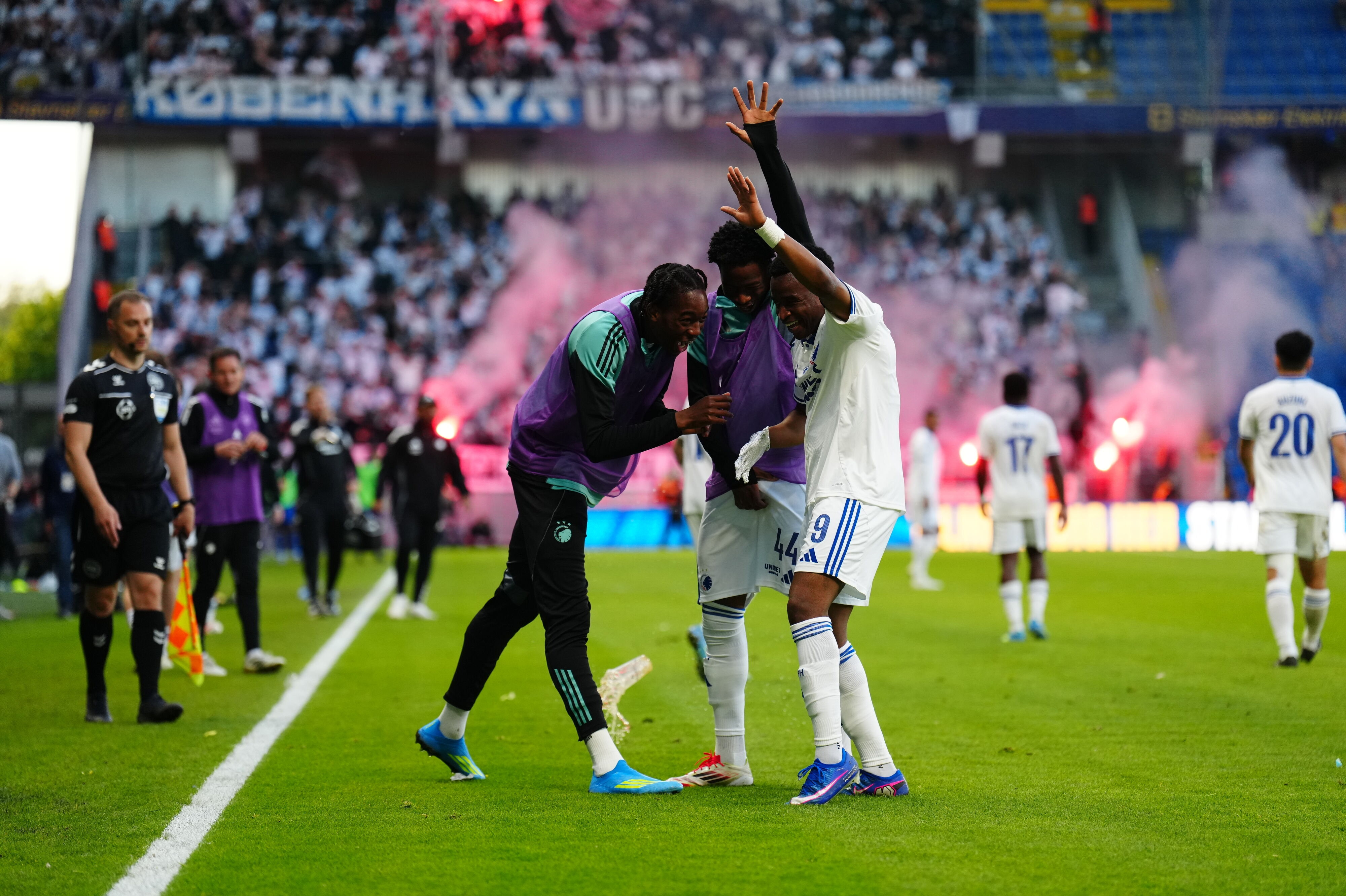 FC Københavns Youssoufa Moukoko jubler efter sin første scoring i forlænget spilletid mod Brøndby IF.