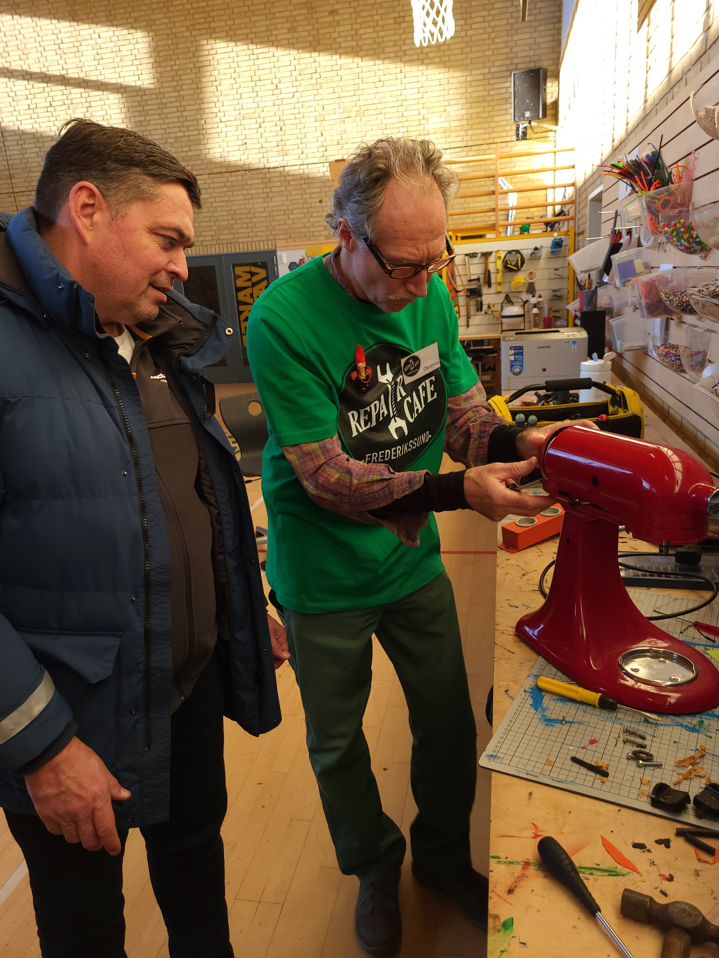 Repair Cafe Frederikssund er klar til at hjælpe dig med dine gamle ting