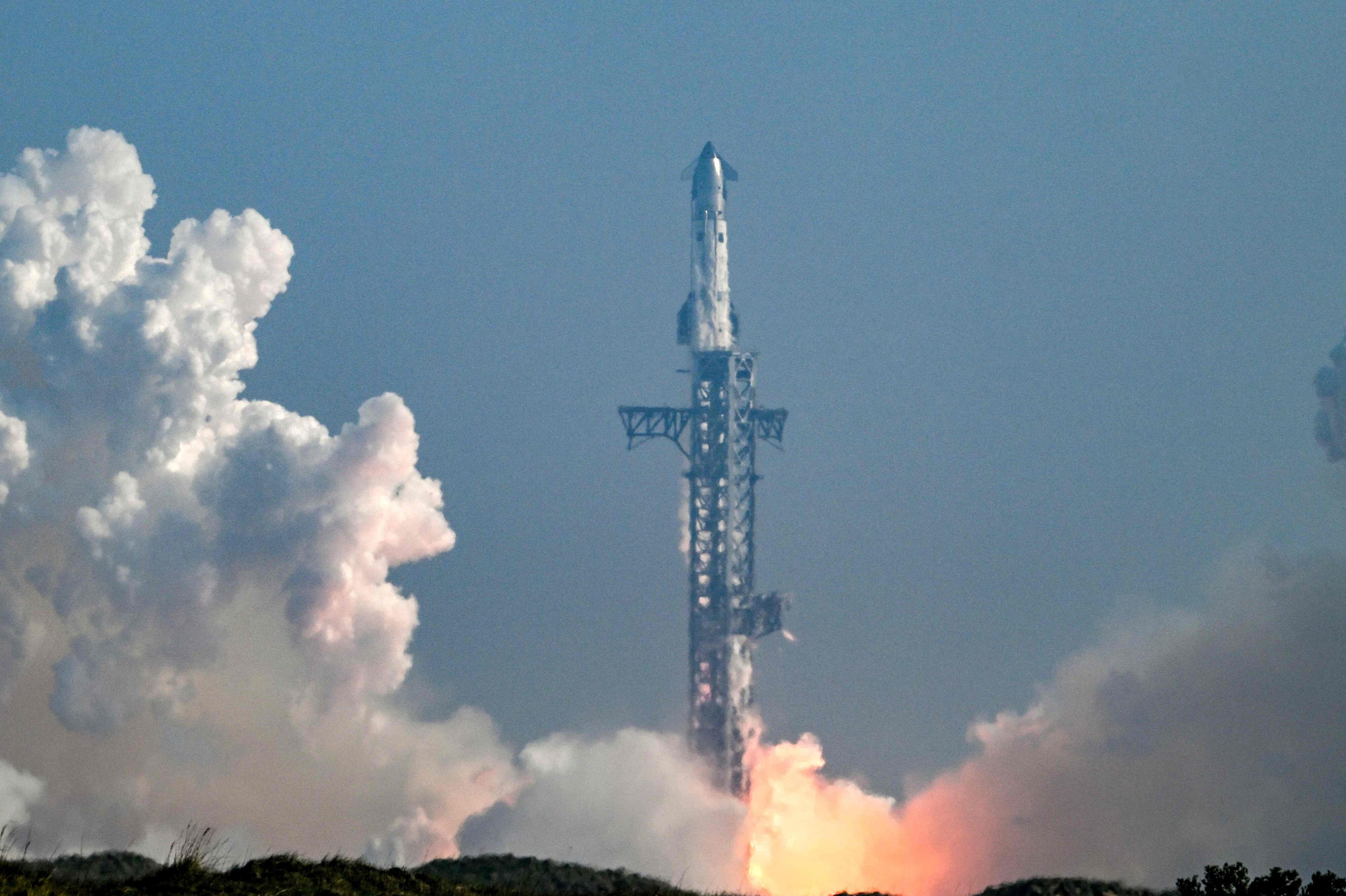 SpaceX' Starship-raket sendes op fra Starbase i den amerikanske delstat Texas under den 12. test af raketten natten til lørdag dansk tid.