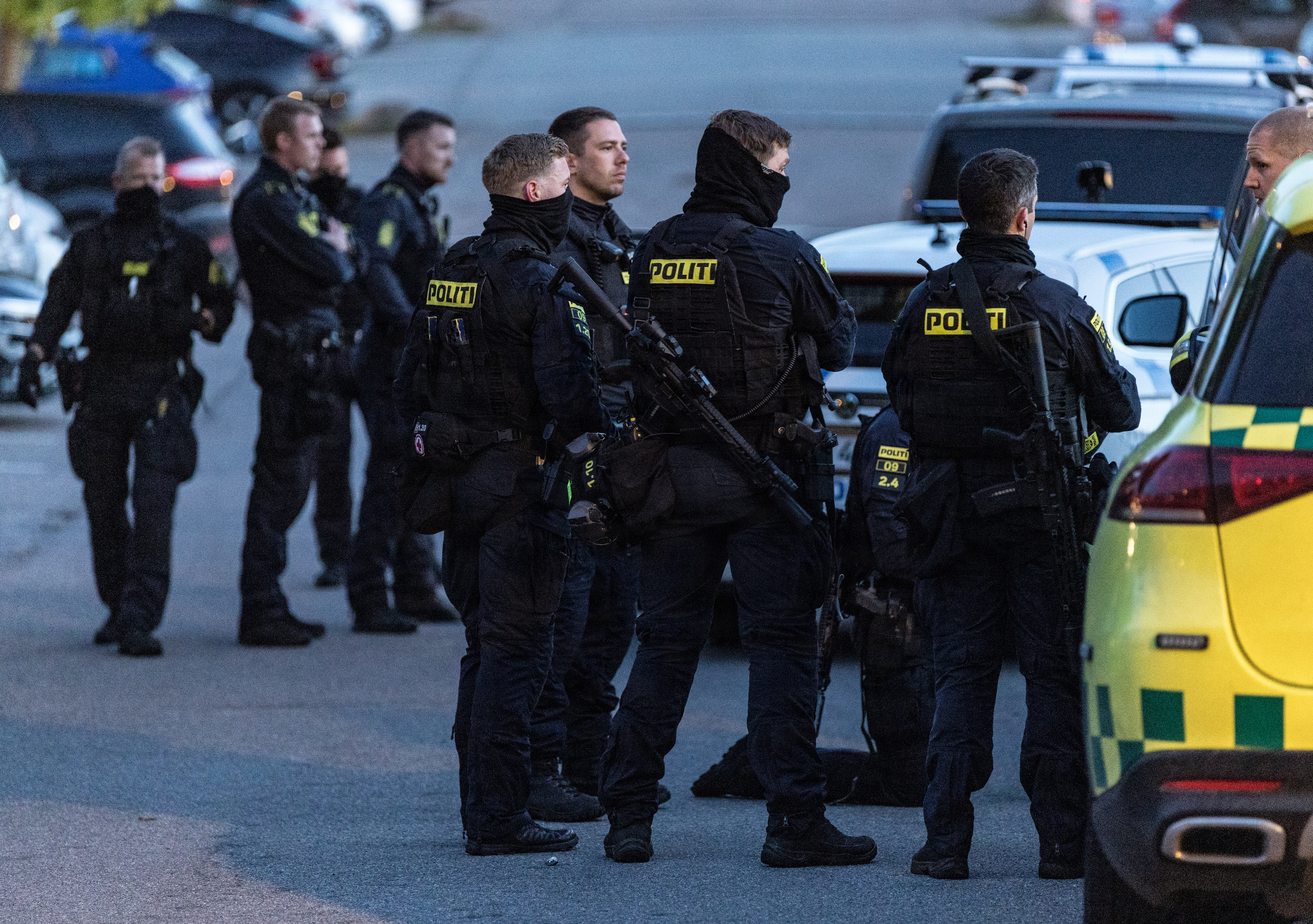 Politiet i boligområdet.