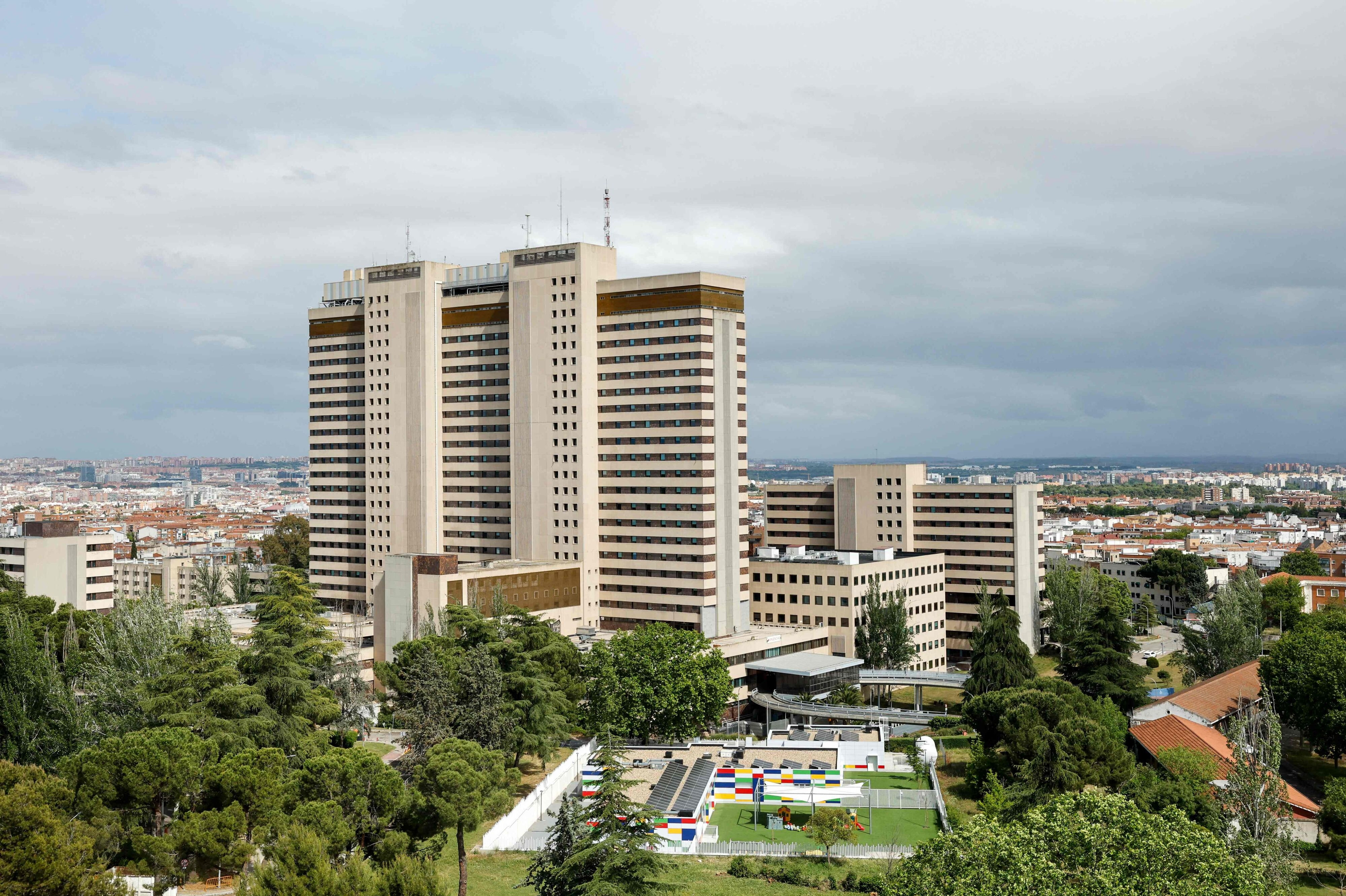 14 spaniere er i karantæne på militærhospitalet Gómez Ulla i Madrid. Af dem er to nu testet positiv for hantavirus. (Arkivfoto).