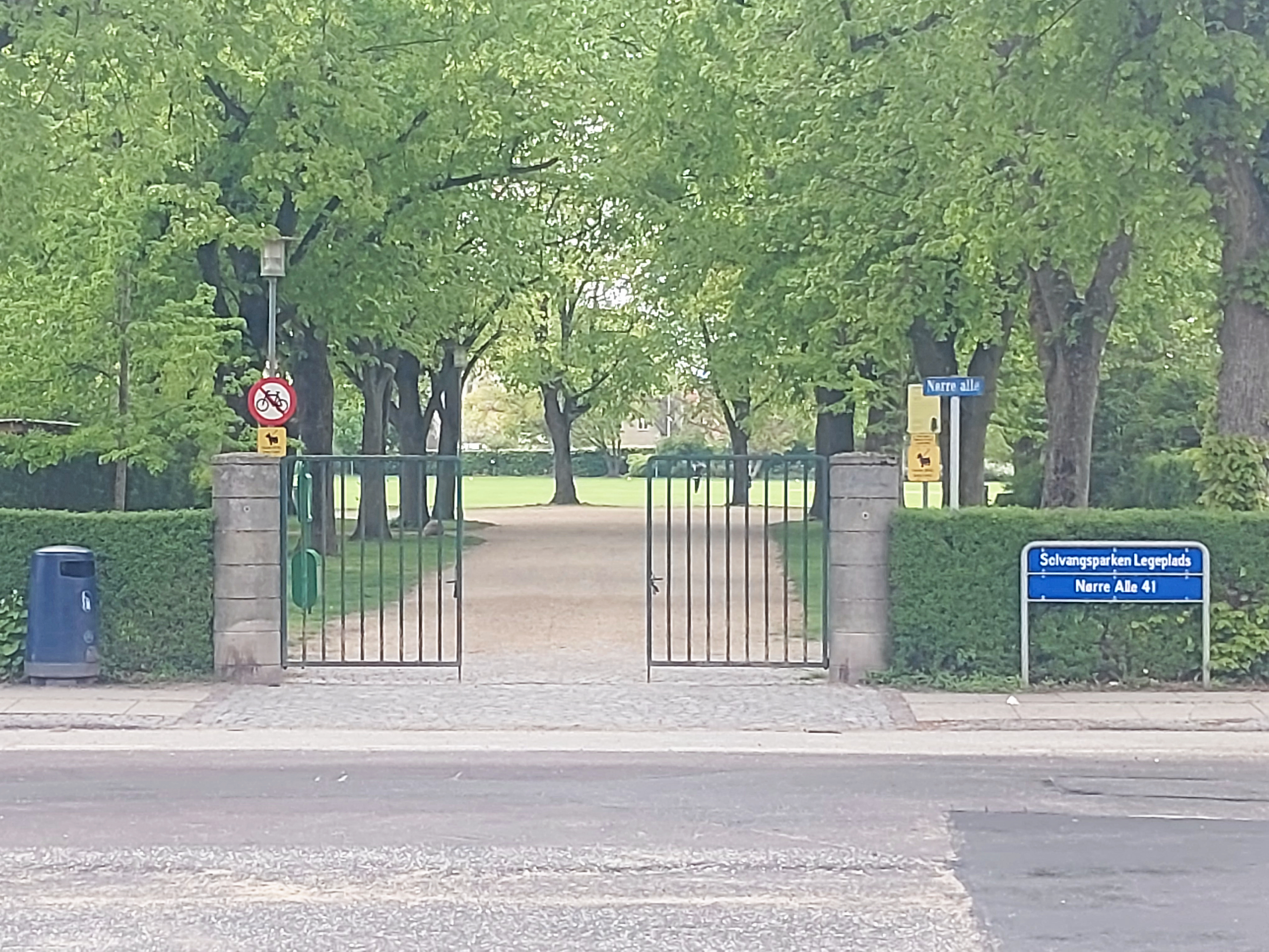 Hvad laver dit barn, når solen er gået ned, spørger kriminalpræventiv medarbejder.