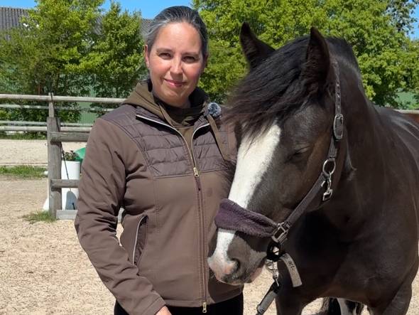 Formand for Roskilde Rideklub Camilla Sandstrøm med Bertha, som er anskaffet for at deltage ved Special Olympics.