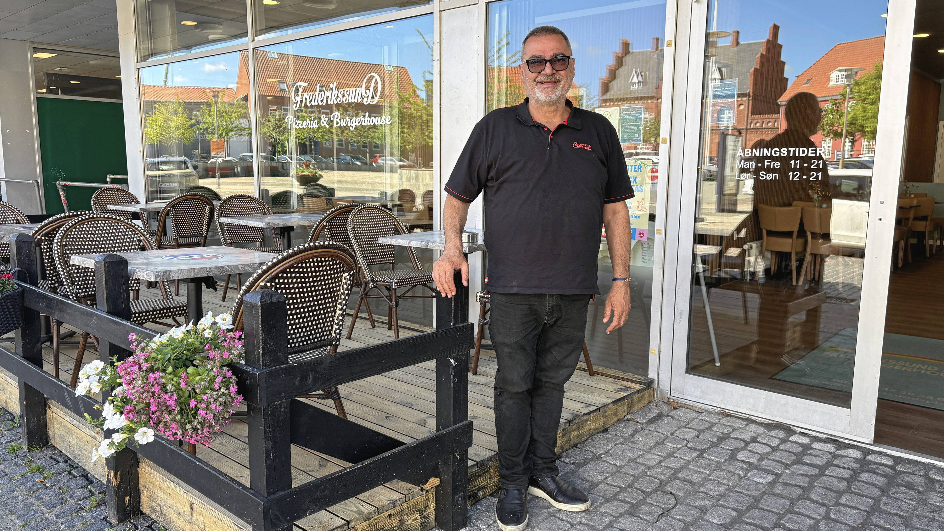 Efter mere end et kvart århundrede i Frederikssund har Mehmet Benli og hans populære pizzeria og burgerhouse fået nye omgivelser.