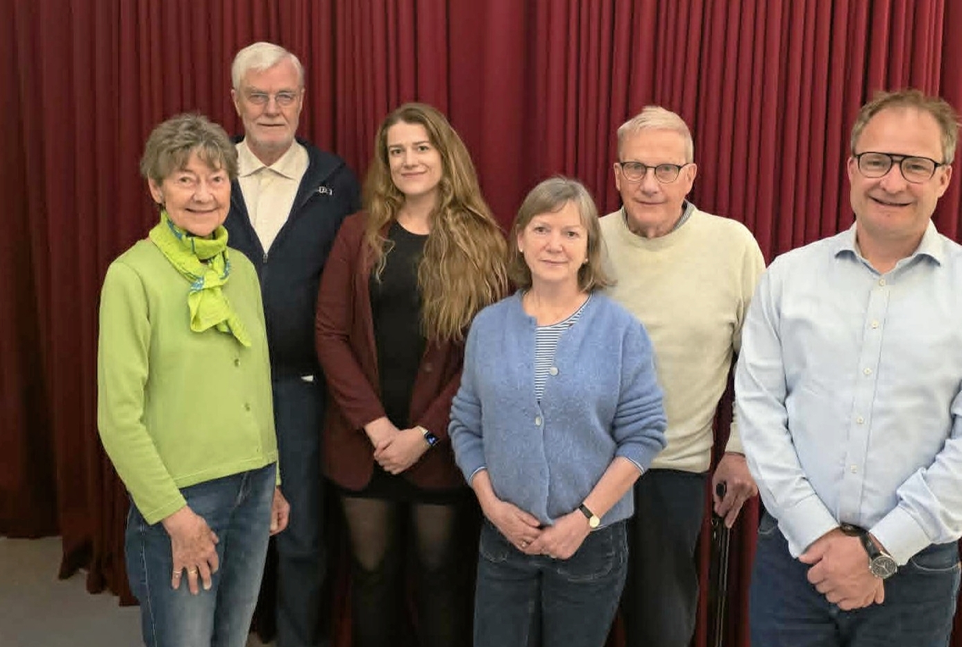 Her er Socialdemokratiets nyvalgte bestyrelse i Hørsholm. Fra venstre Karin Thomsen (kasserer), Svend Erik Christiansen, Caroline Victoria Christensen (formand), Vibeke Schrøder Norrild, Peter Norrild og Mika Bärlund. Olena Duus (næstformand) er ikke med på fotoet. - Presse Her er Socialdemokratiets nyvalgte bestyrelse i Hørsholm. Fra venstre Karin Thomsen (kasserer), Svend Erik Christiansen, Caroline Victoria Christensen (formand), Vibeke Schrøder Norrild, Peter Norrild og Mika Bärlund. Olena Duus (næstformand) er ikke med på fotoet.