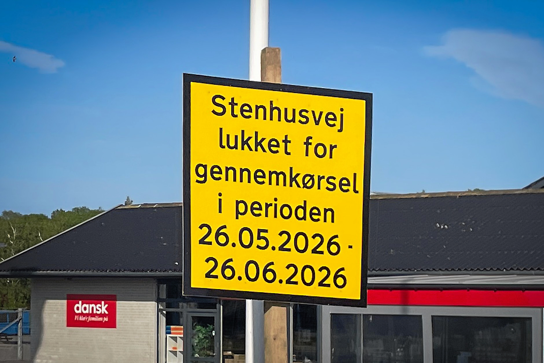 Trafikforholdene på Stenhusvej skal forbedres. Derfor vil der de næste par måneder være vejarbejde, der påvirker trafikken på Stenhusvej og Skagerakvej.