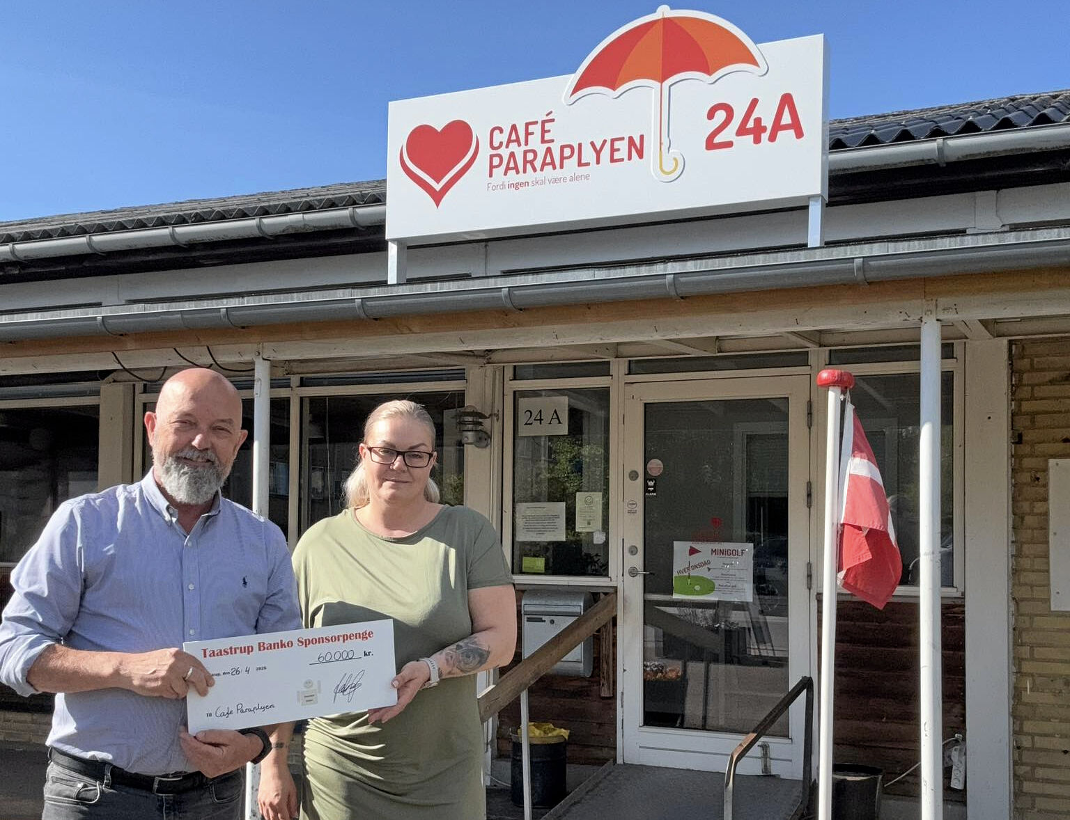 Paraplyen Taastrup modtager donation på 60.000 kroner fra Taastrup Banko.