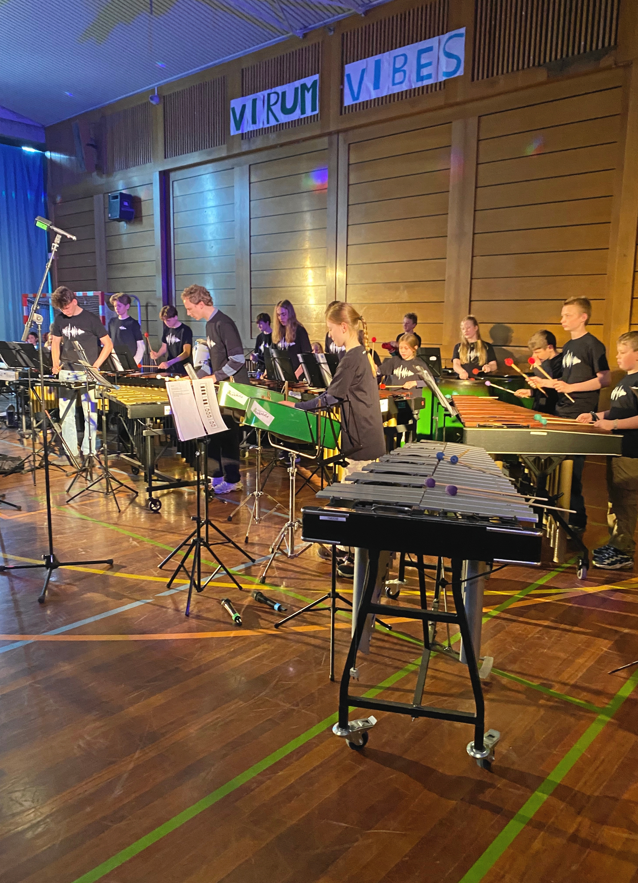 Fra Virum Skole, hvor der var nordisk tema med både Grieg og ABBA. - Presse Fra Virum Skole, hvor der var nordisk tema med både Grieg og ABBA.