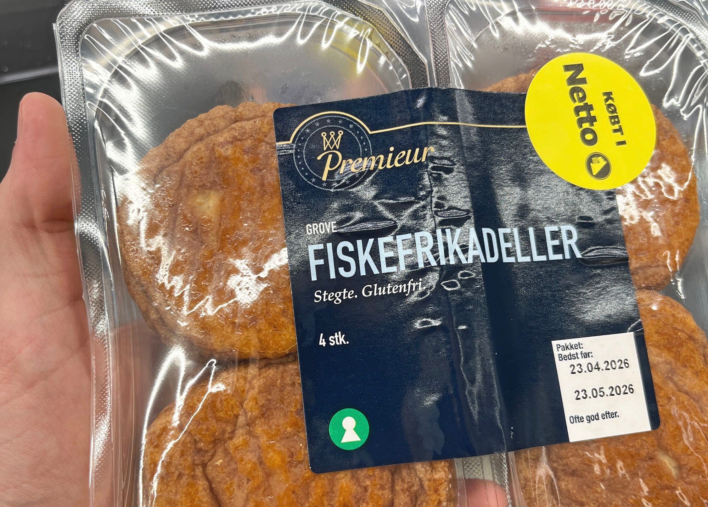 Premieurs fiskefrikadeller, som kan handles i Netto, er produceret af Fabrikken Lepo. På mærkatet var også anført, at produktet er Premieurs fiskefrikadeller, som kan handles i Netto, er produceret af Fabrikken Lepo. På mærkatet var også anført, at produktet er