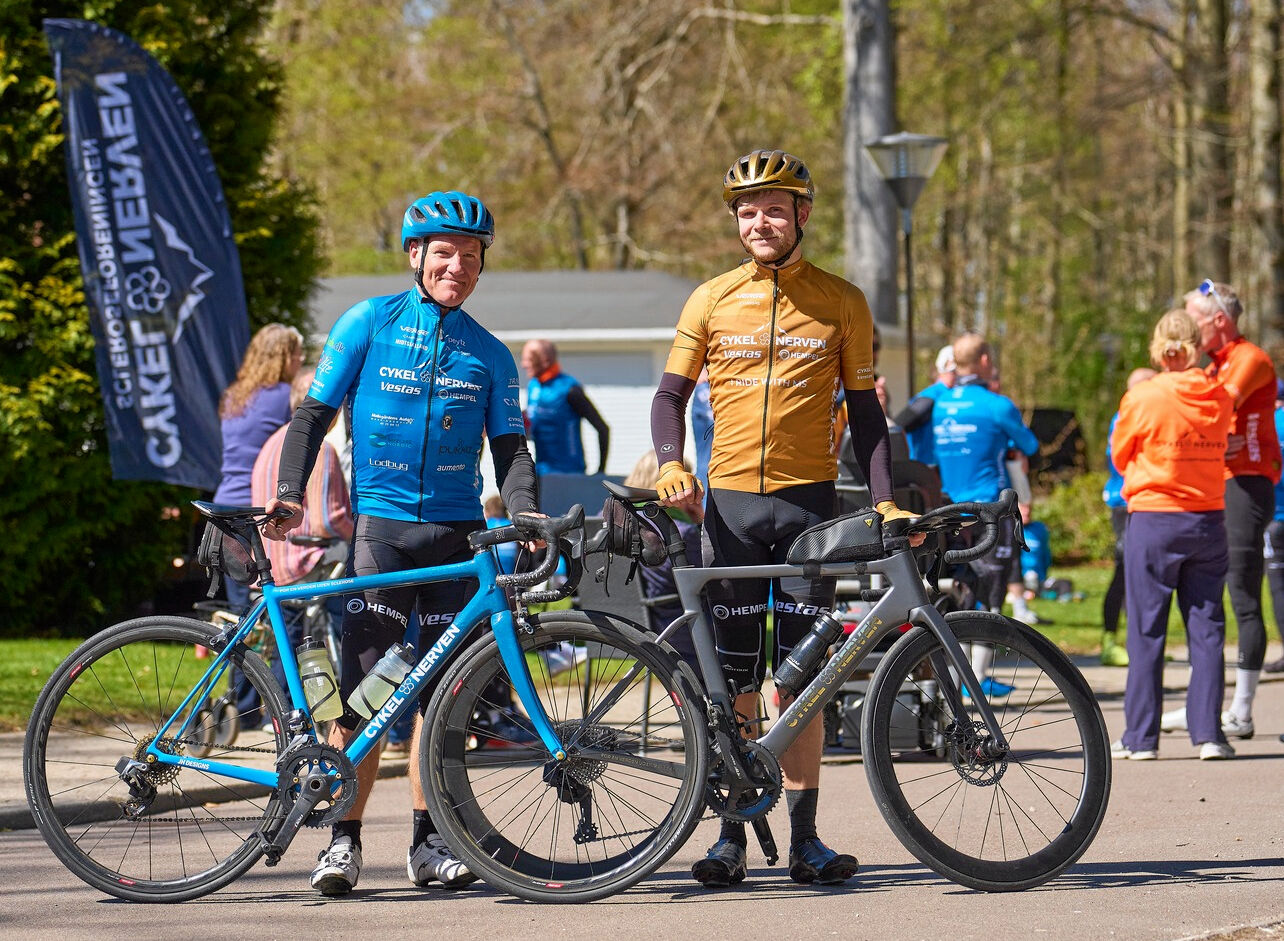 Simon og Steen Linder-Madsen skal lørdag ud på en 1700 kilometer lang tur, og det er kun første etape af strabadserne.