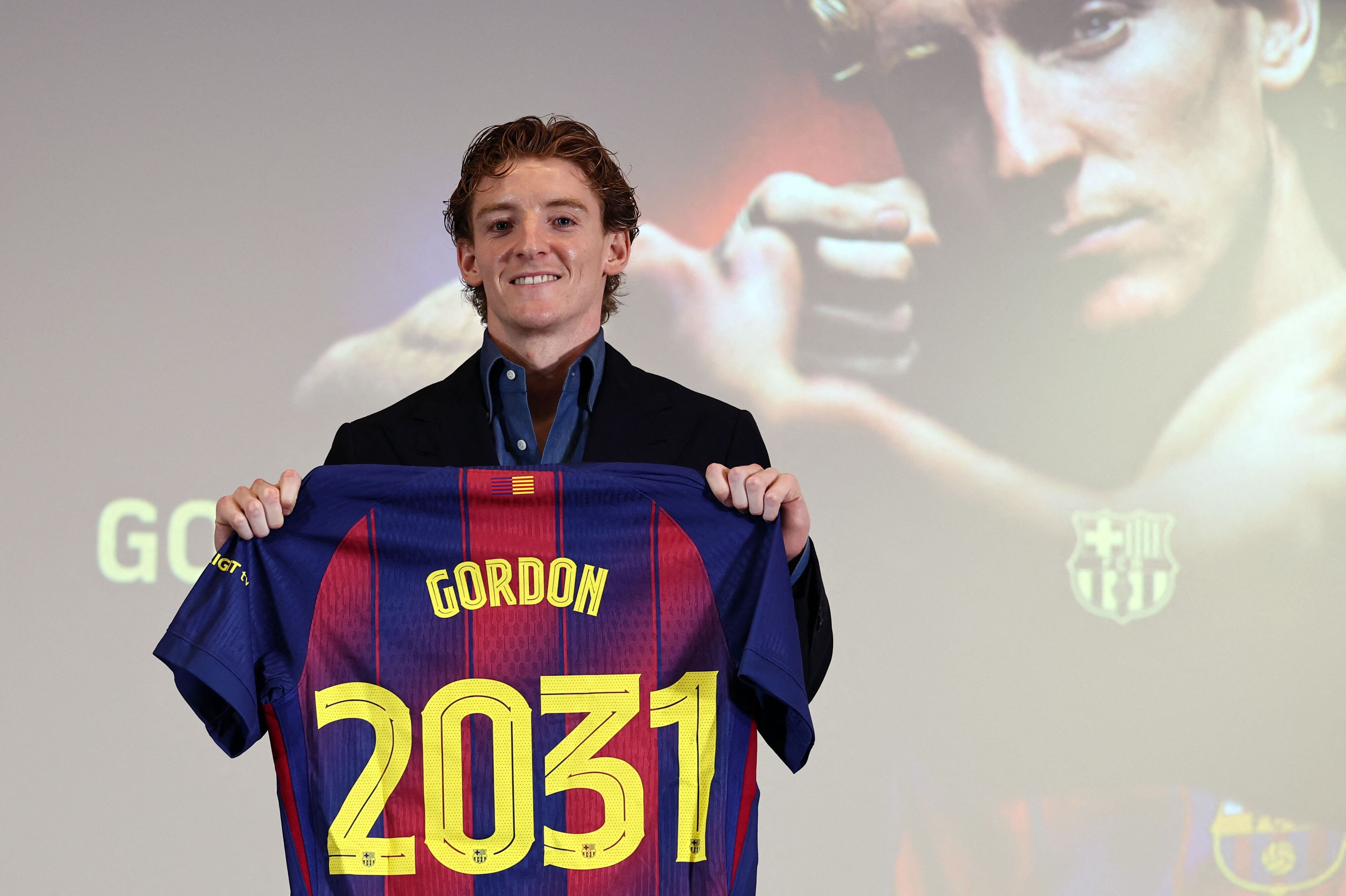 Anthony Gordon skal fremover tørne ud for FC Barcelona.