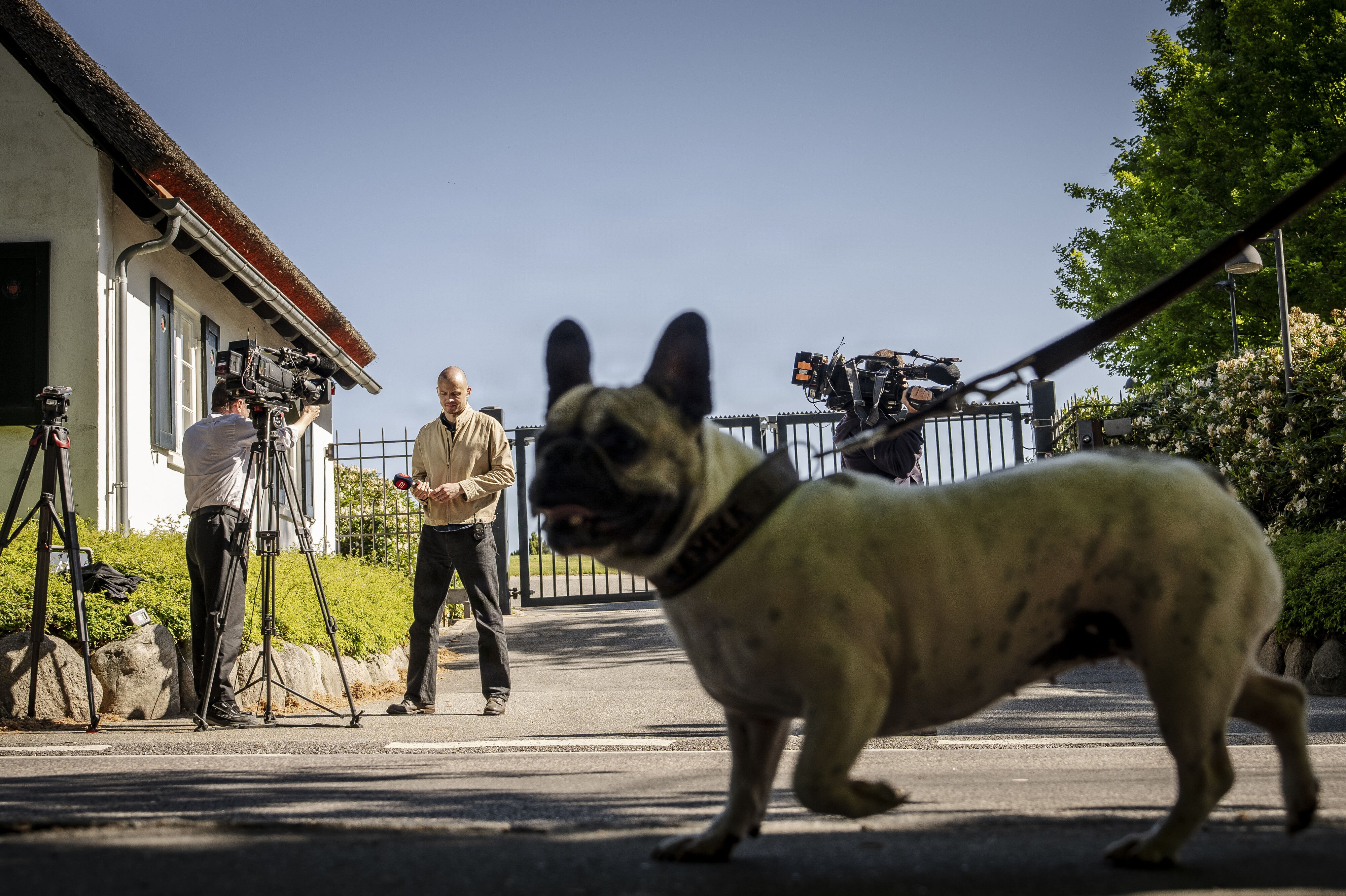 Pressen venter i forbindelse med regeringsforhandlinger på Marienborg i Kongens Lyngby mandag den 25. maj 2026. (Arkivfoto).